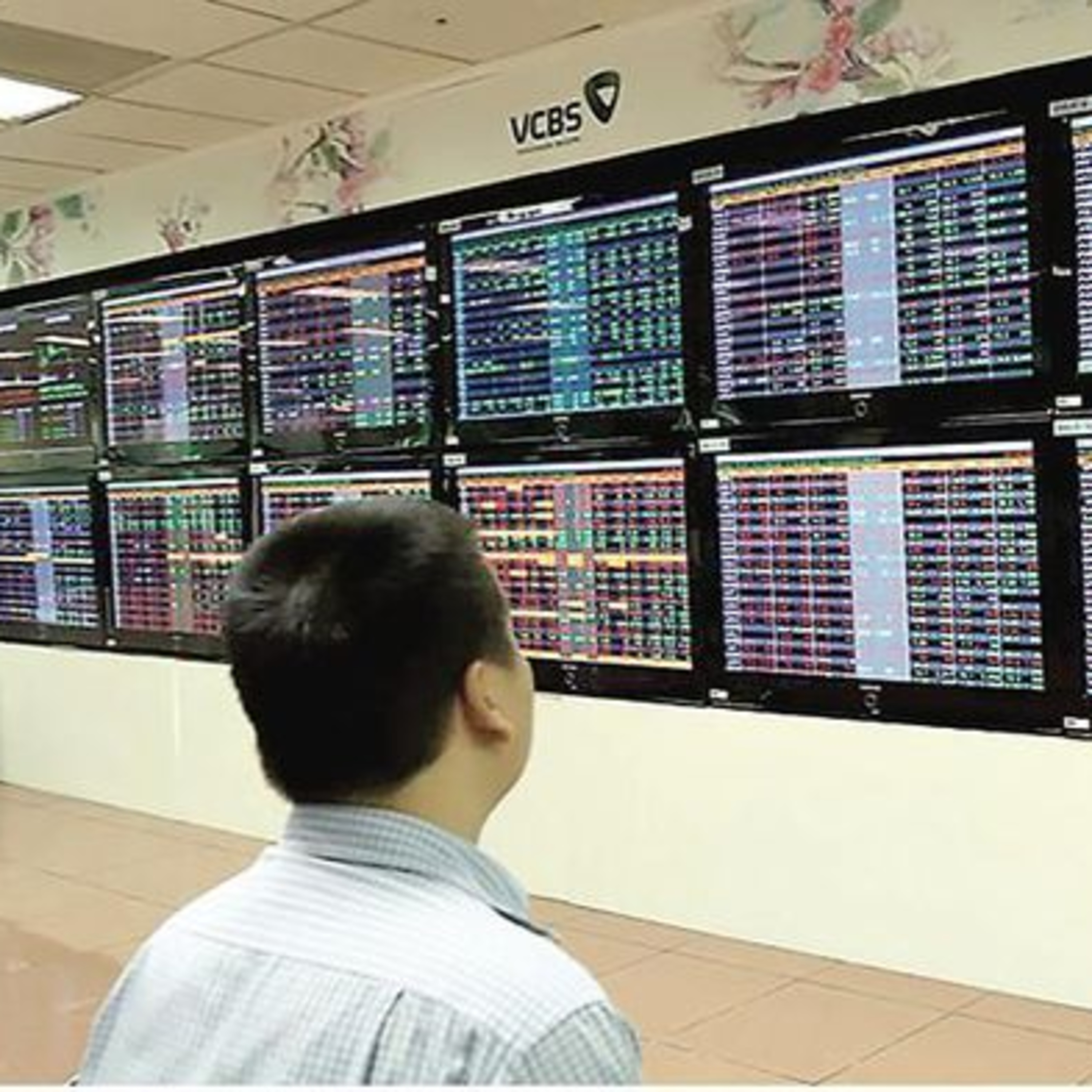 VOV - Trước giờ mở cửa: Cảnh báo tình huống nghẽn lệnh giao dịch trên sàn chứng khoán (9/3/2021)