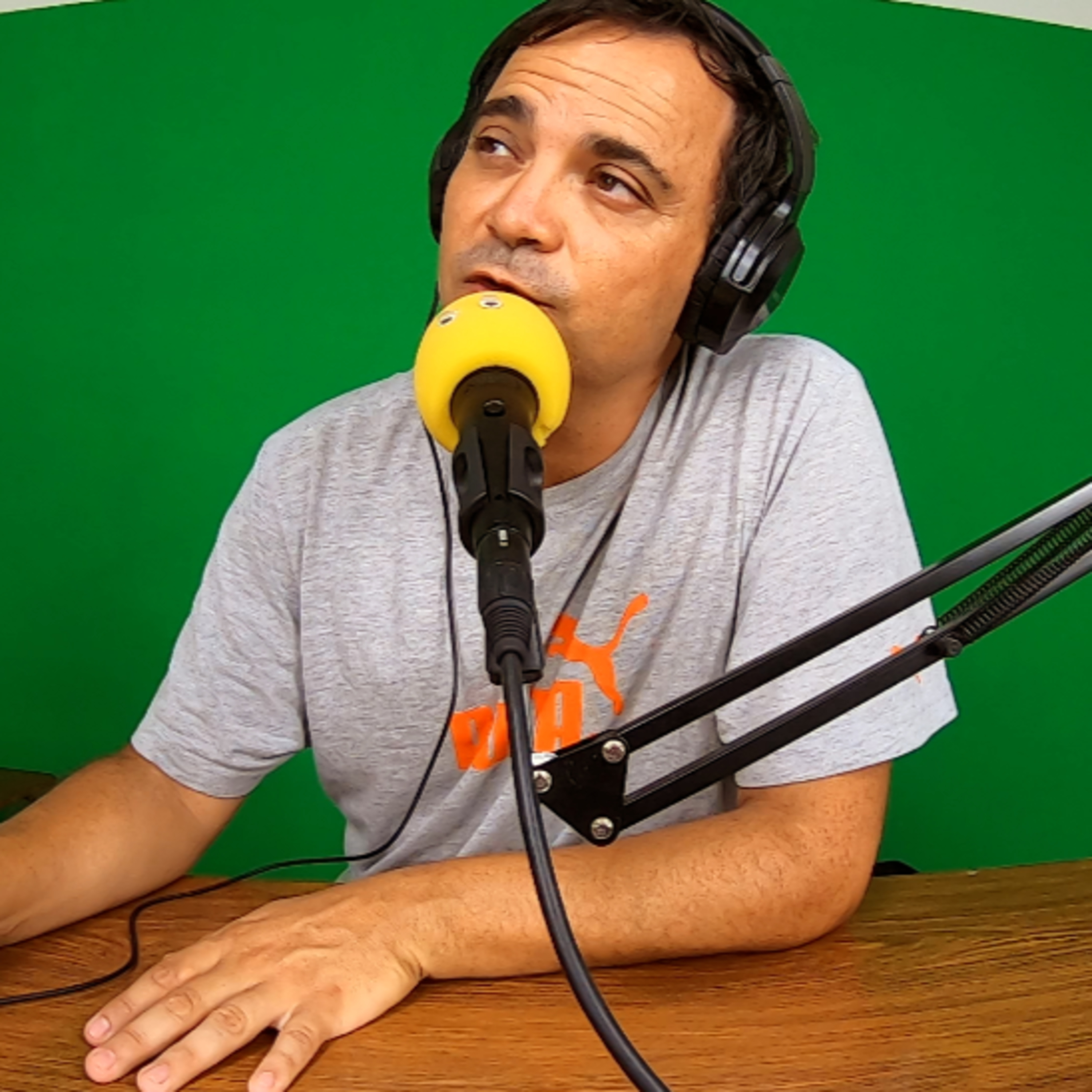 Ep.242 - Aliens e o homem que me queria dar porrada... episode artwork