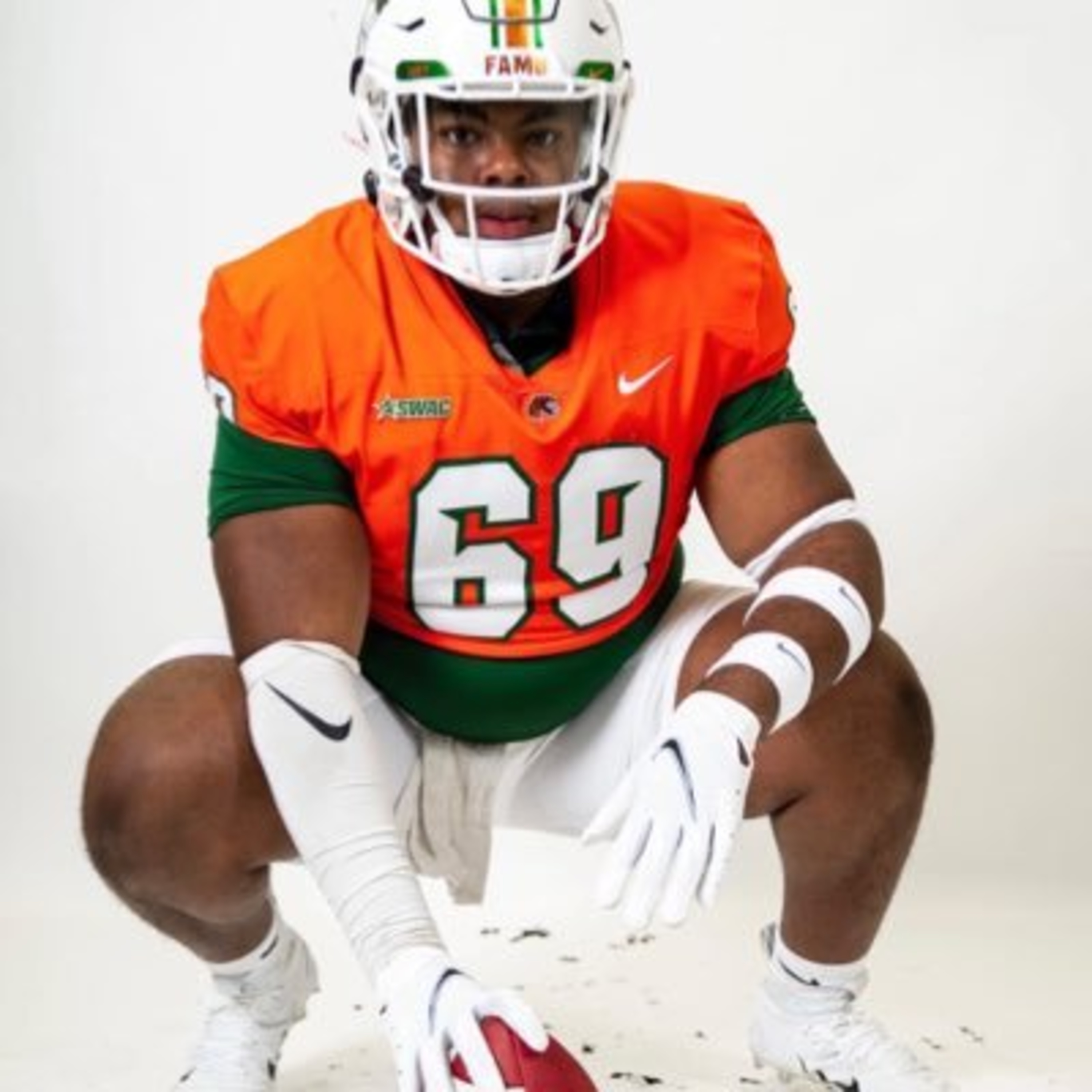An amazing interview with TJ LEE an Offensive Lineman for FAMU  episode artwork