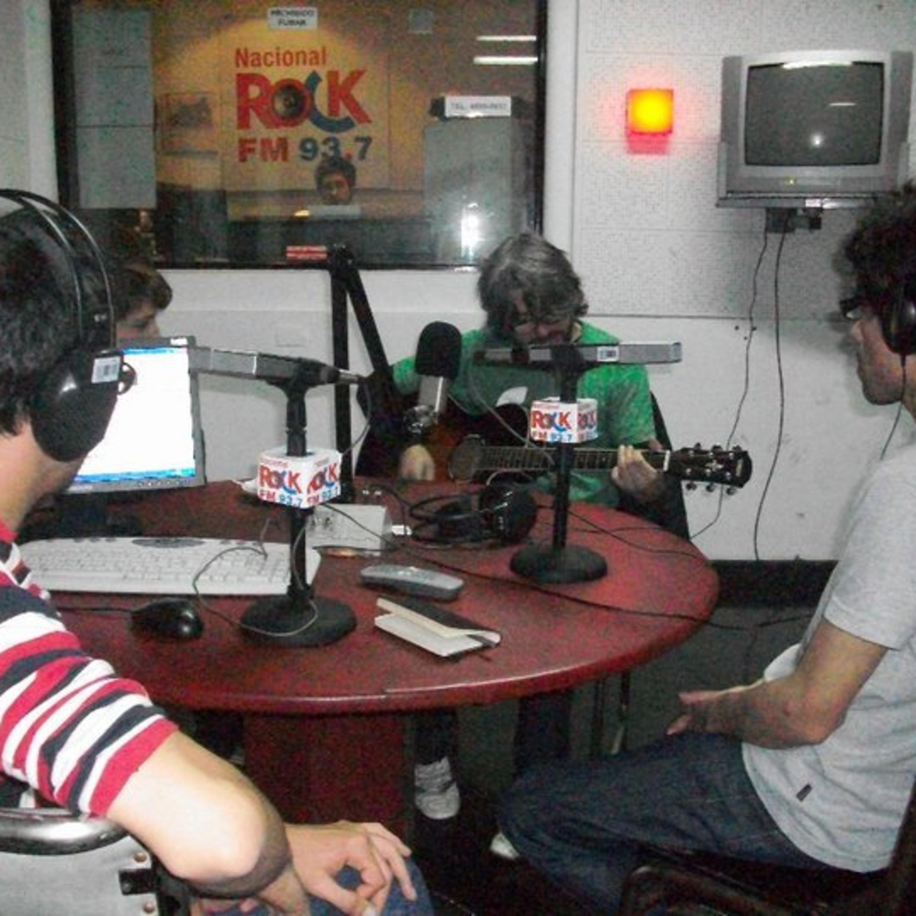 Entrevista a Manuel Moretti en Total Interferencia - Nacional Rock. 14 de septiembre de 2010 episode artwork
