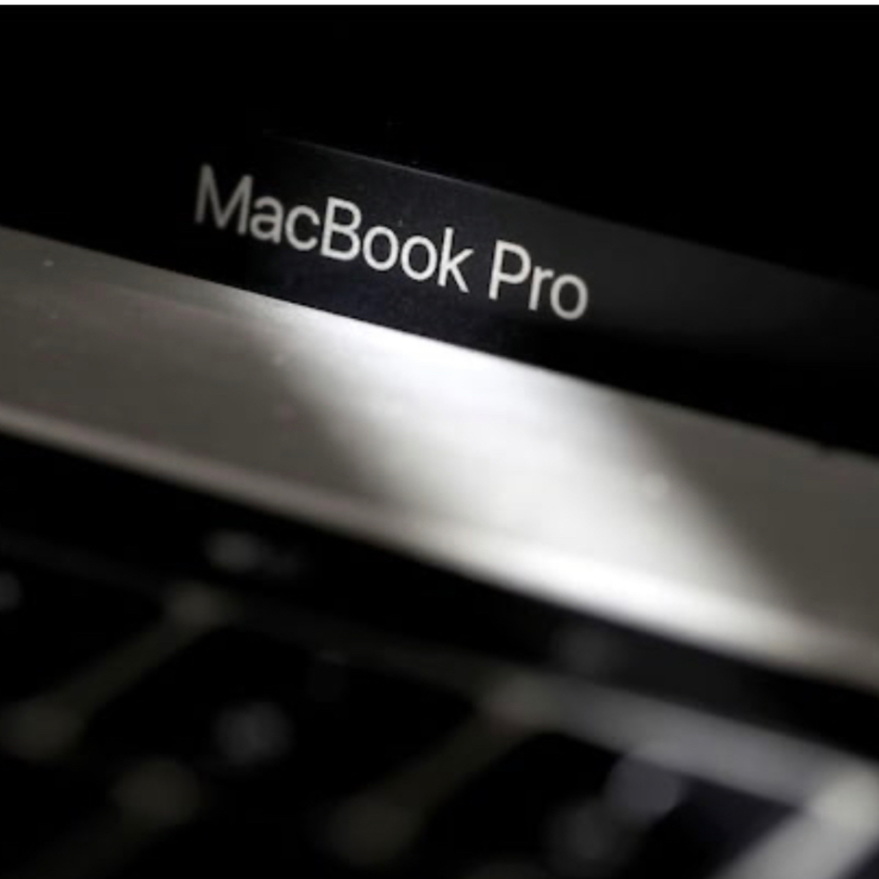 アップルがMacBookのキーボード廃止を検討 by Forbes episode artwork