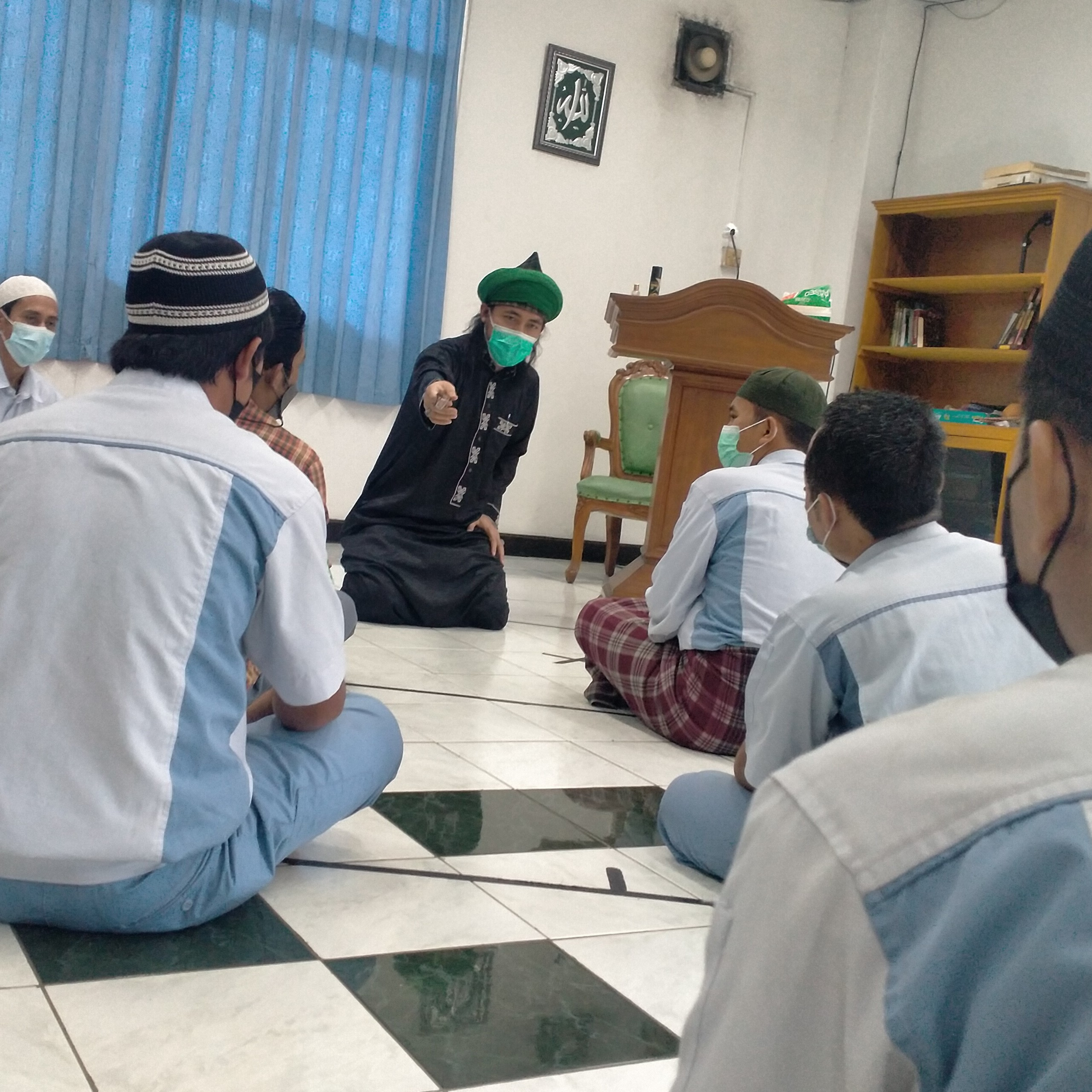 KERJA NYOGOK BOLEHKAH??