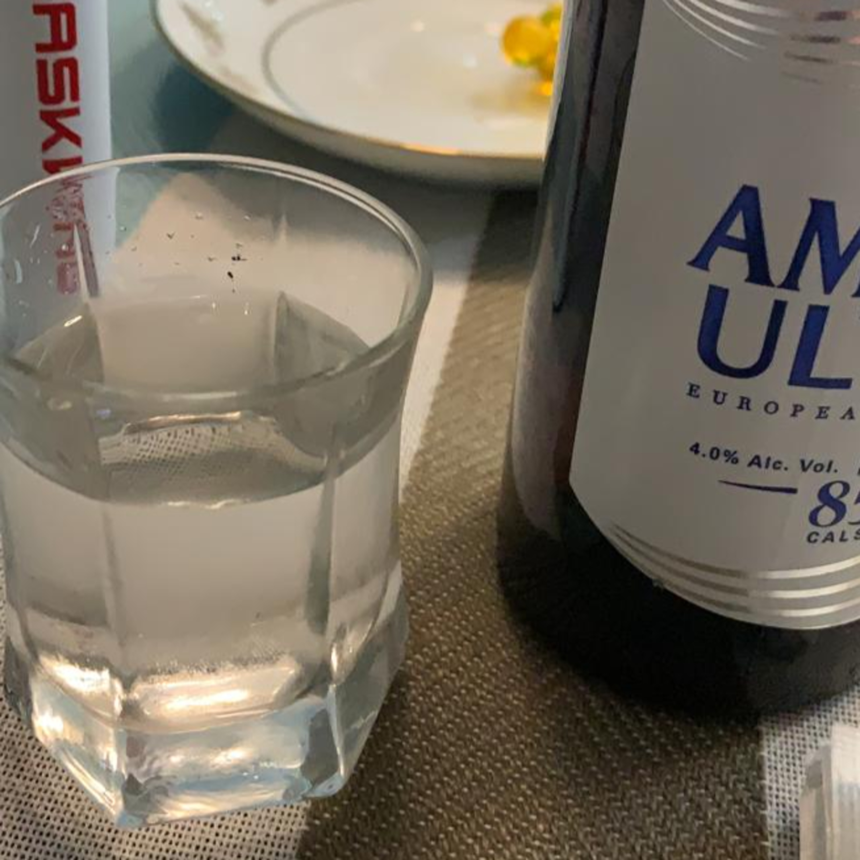 Con Trago en Mano
