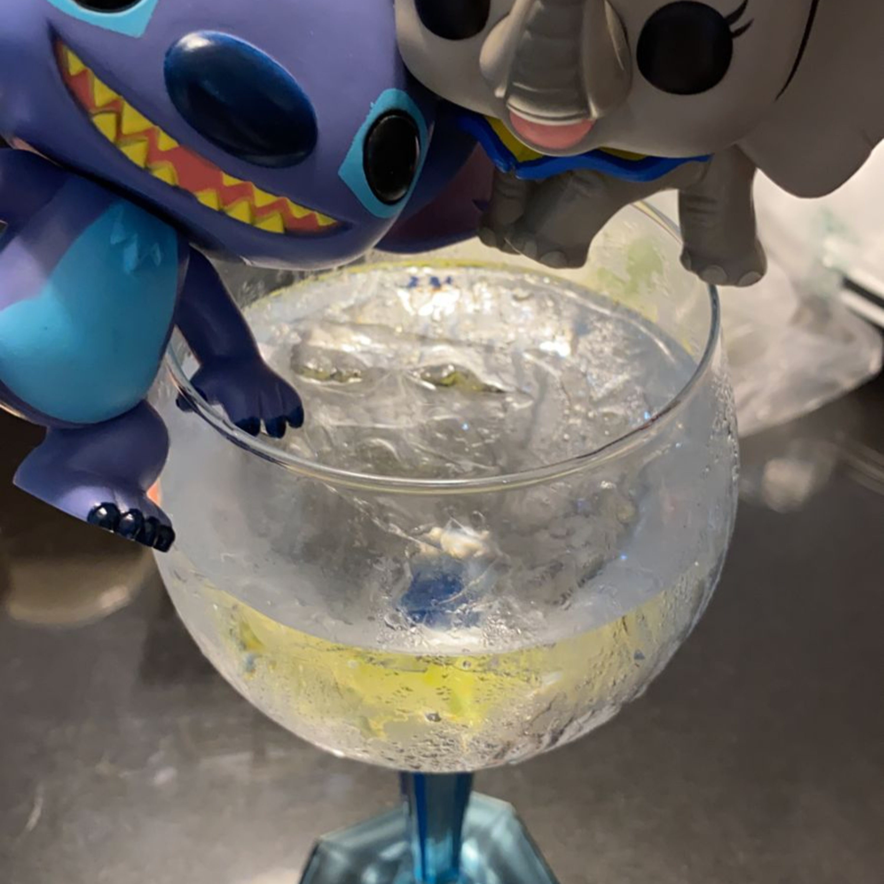 Con Trago en Mano