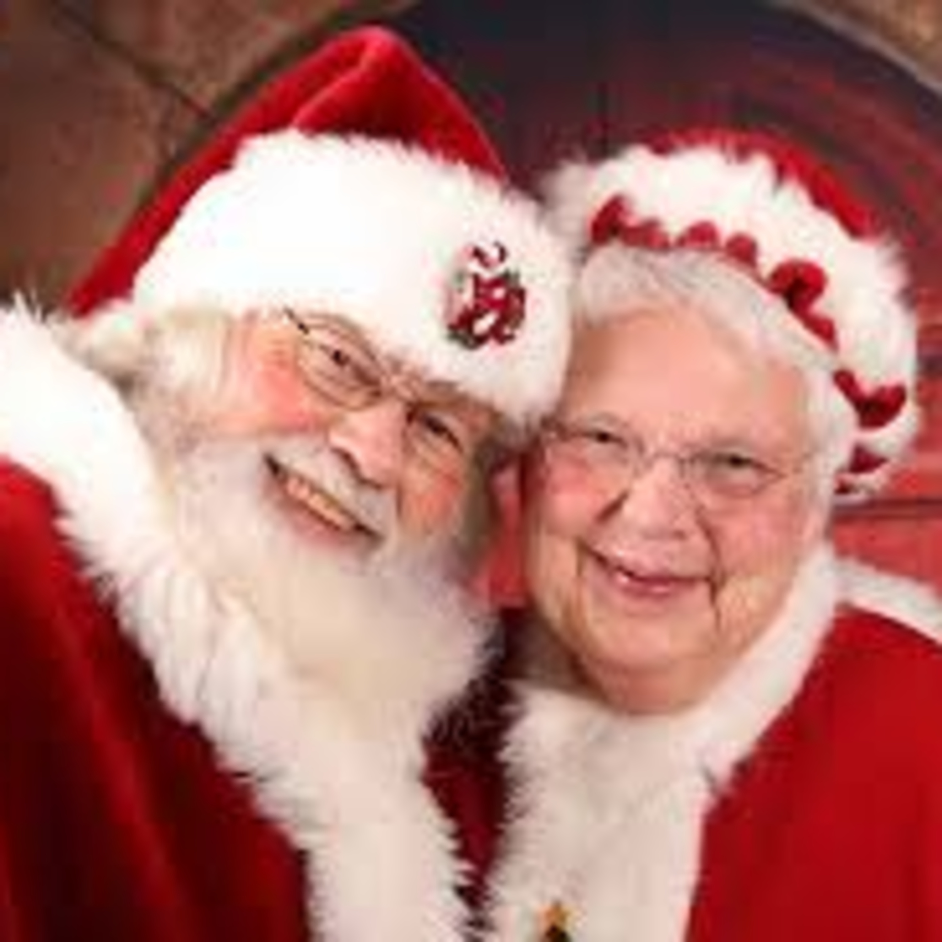 A Christmas Surprise for Mrs. Claus episode artwork