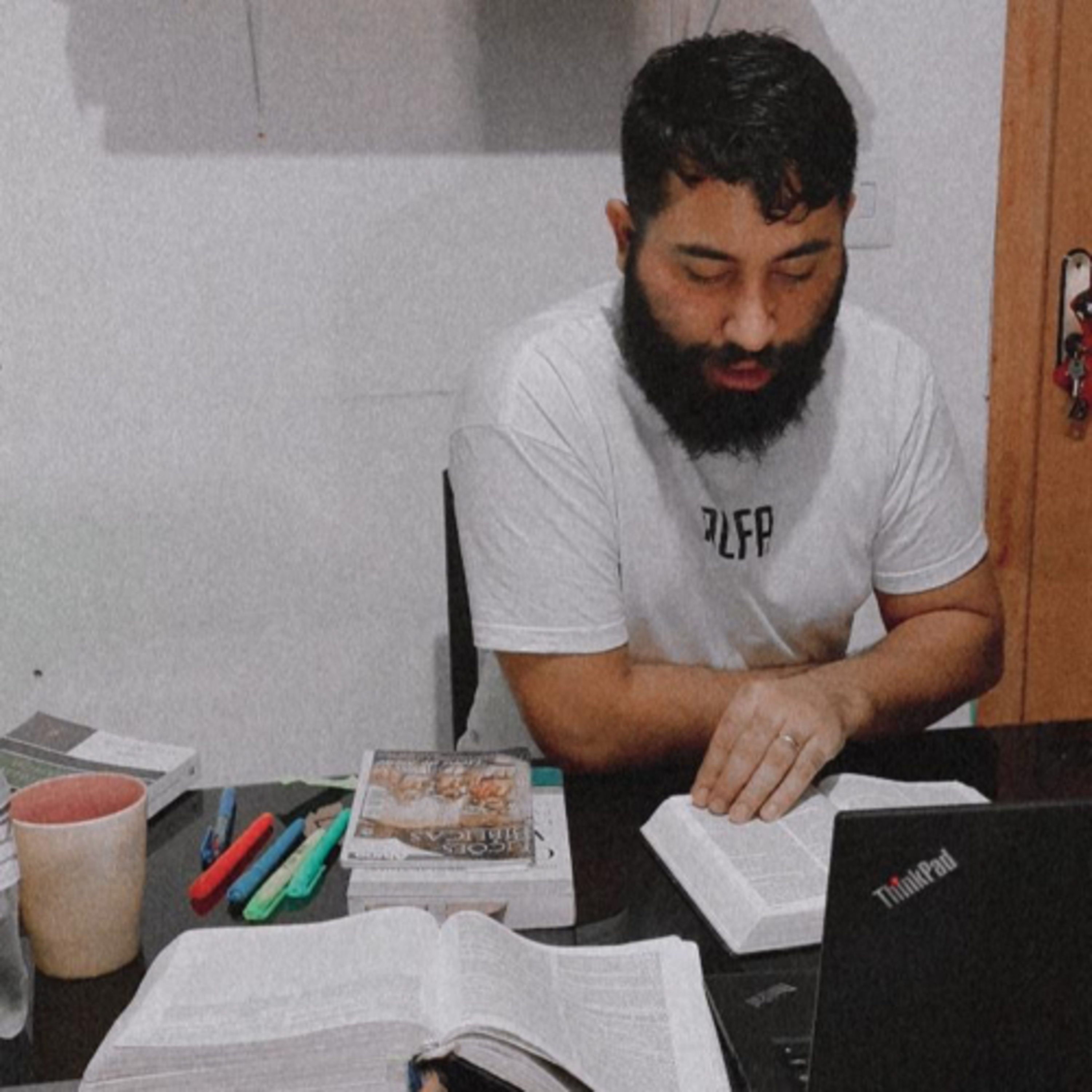 Josué Loreto - Estudos Bíblicos