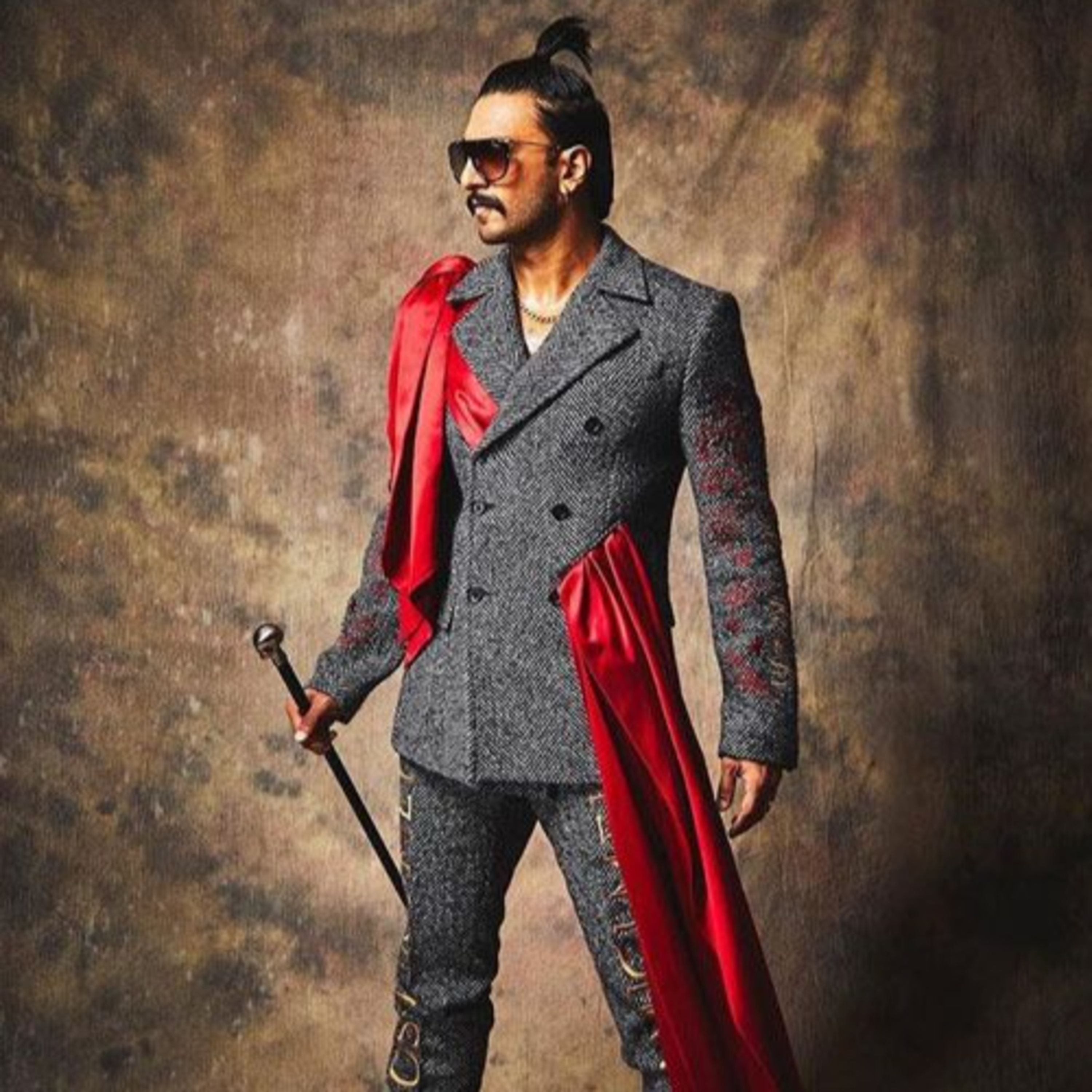 Describe a Person who wears unusual clothes