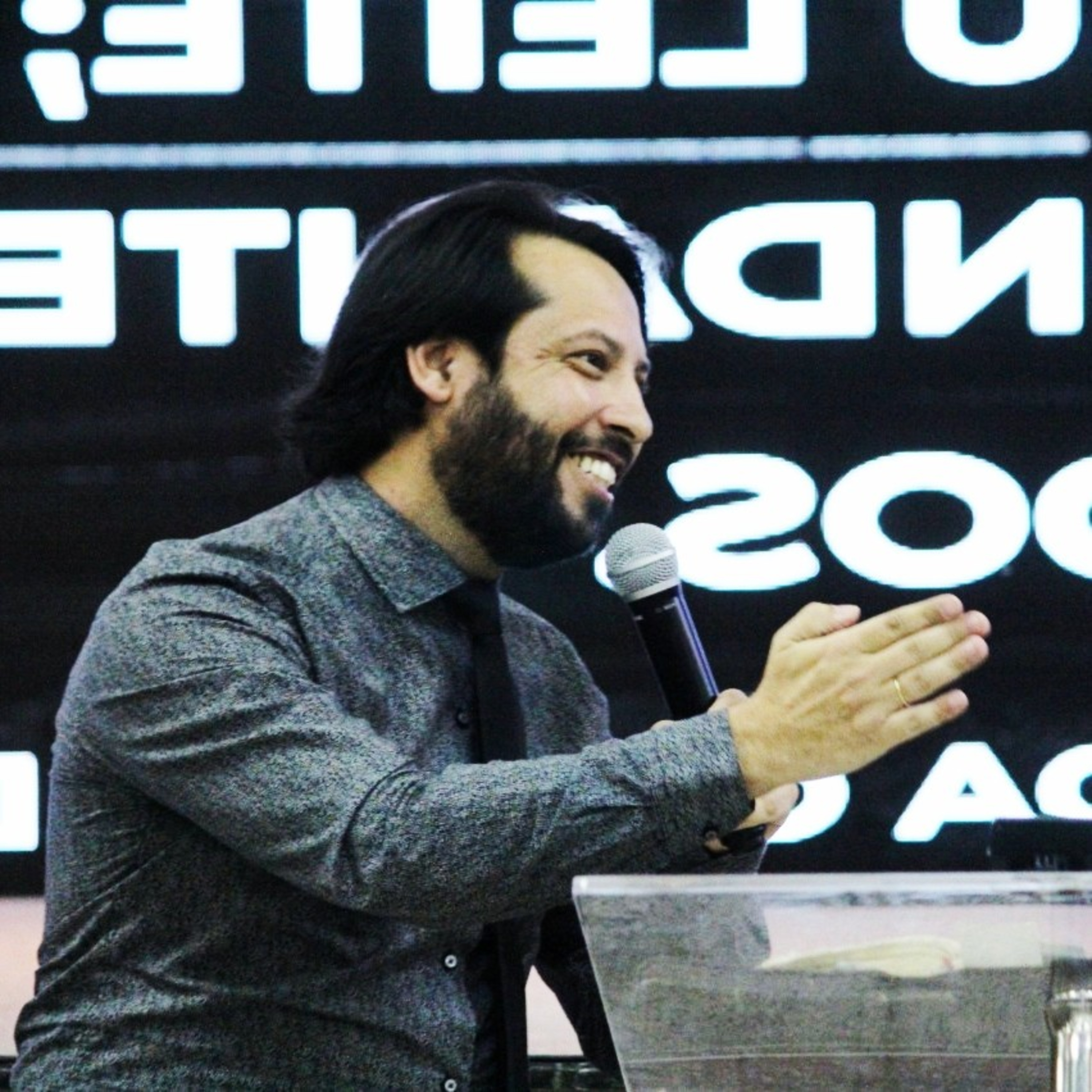 Café Com Bíblia Com o Pr Leonardo Santana