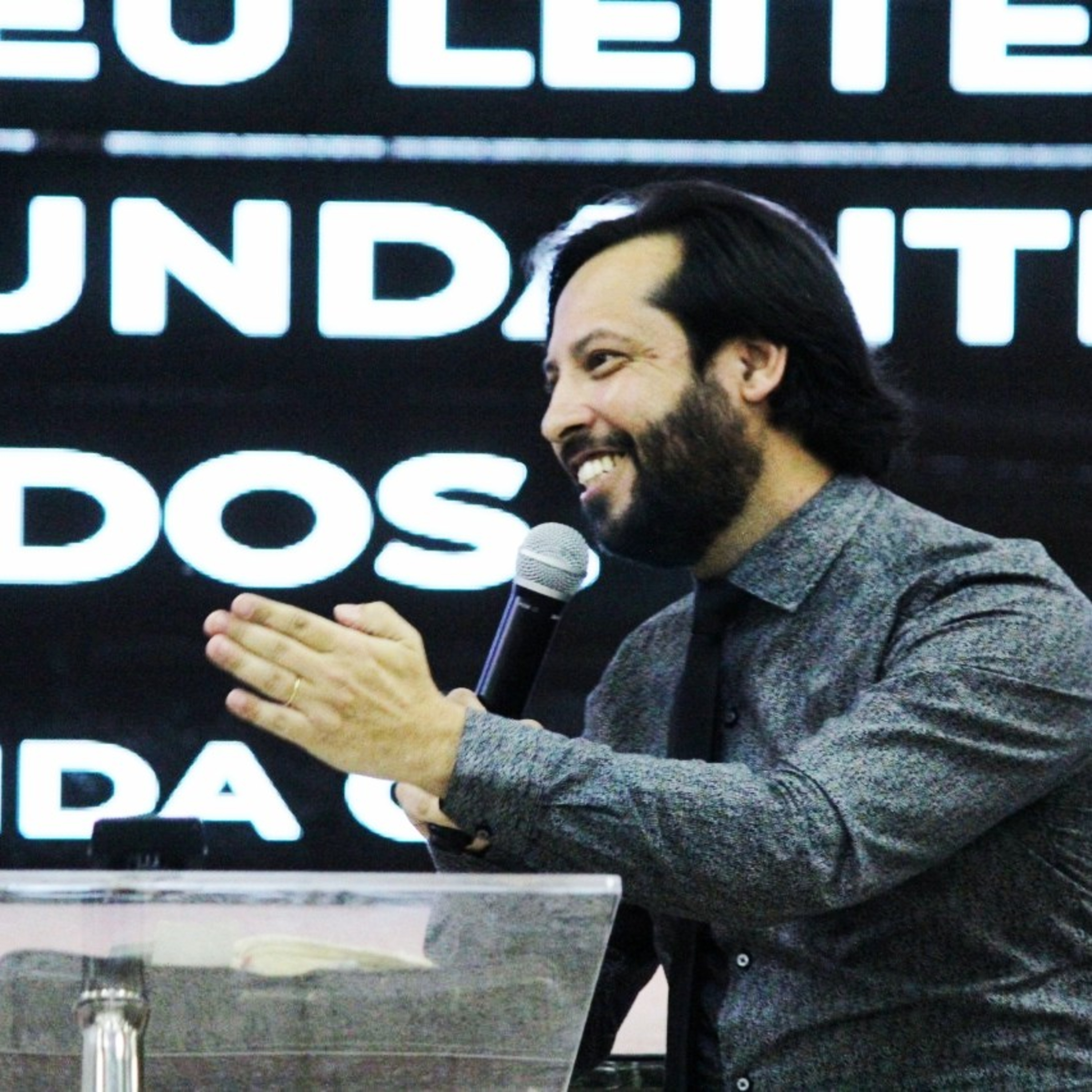 Café Com Bíblia Com o Pr Leonardo Santana