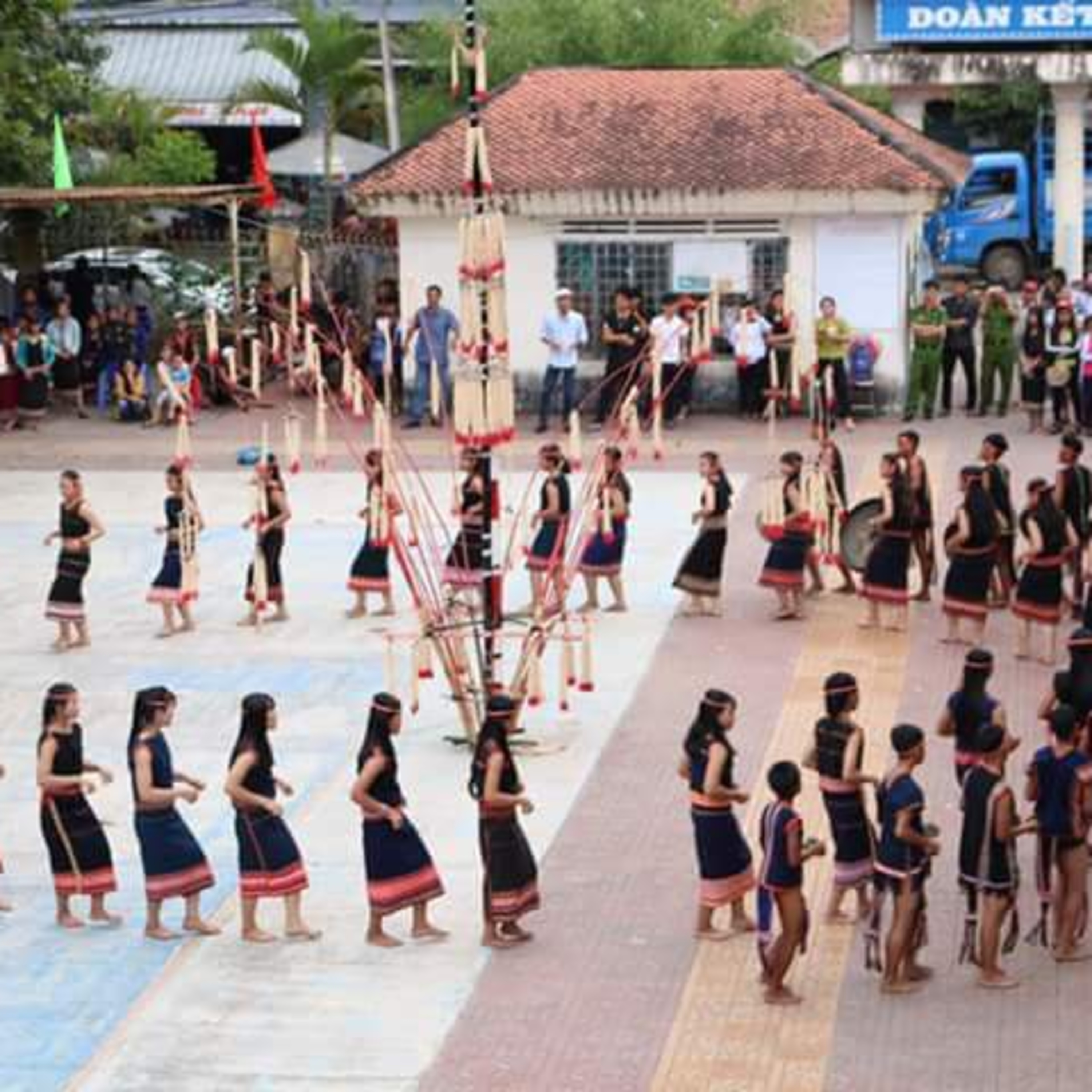 Xoang dance of the Ba Na