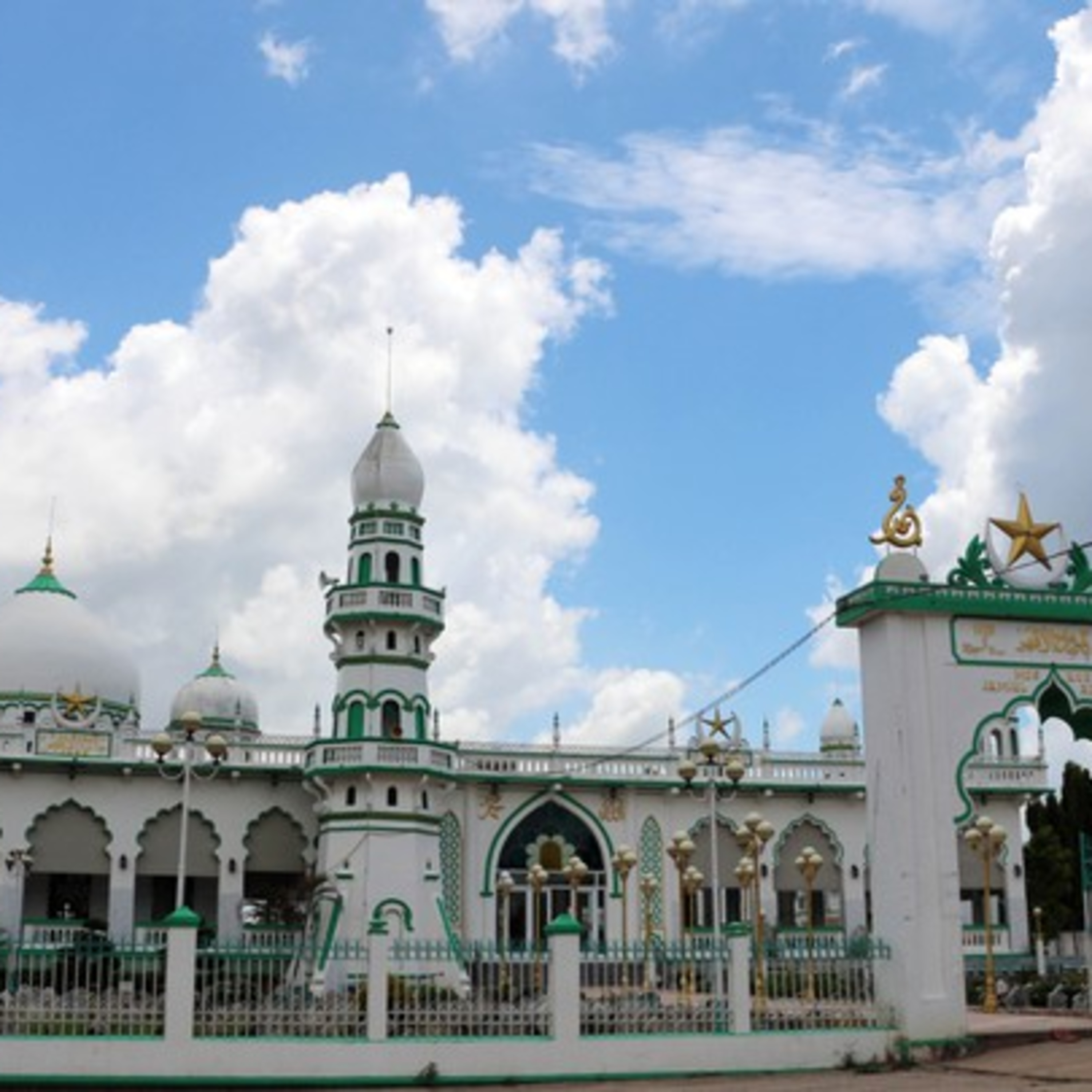 Cham ethnic villages shine with impressive cultural characteristics