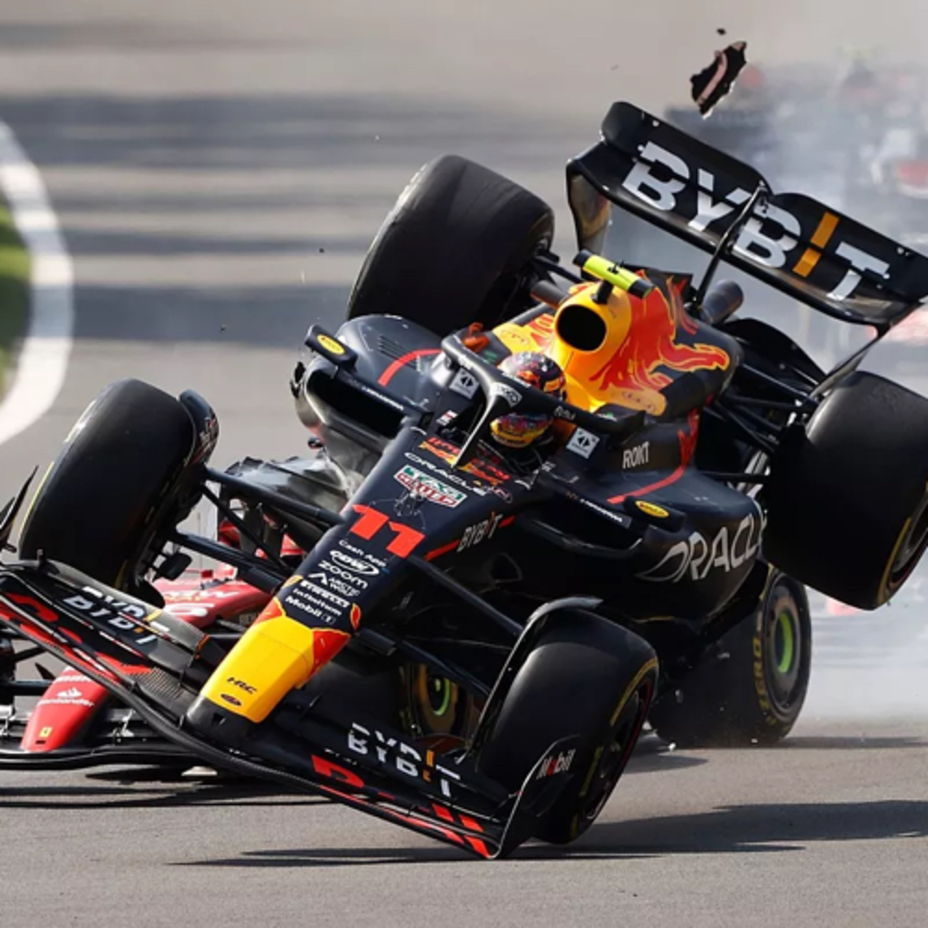 Lietajúci Pérez, Hamilton, Ricciardo a Norris. Babráci vs. hrdinovia | EisKing DEBRIEFING 20/23 episode artwork