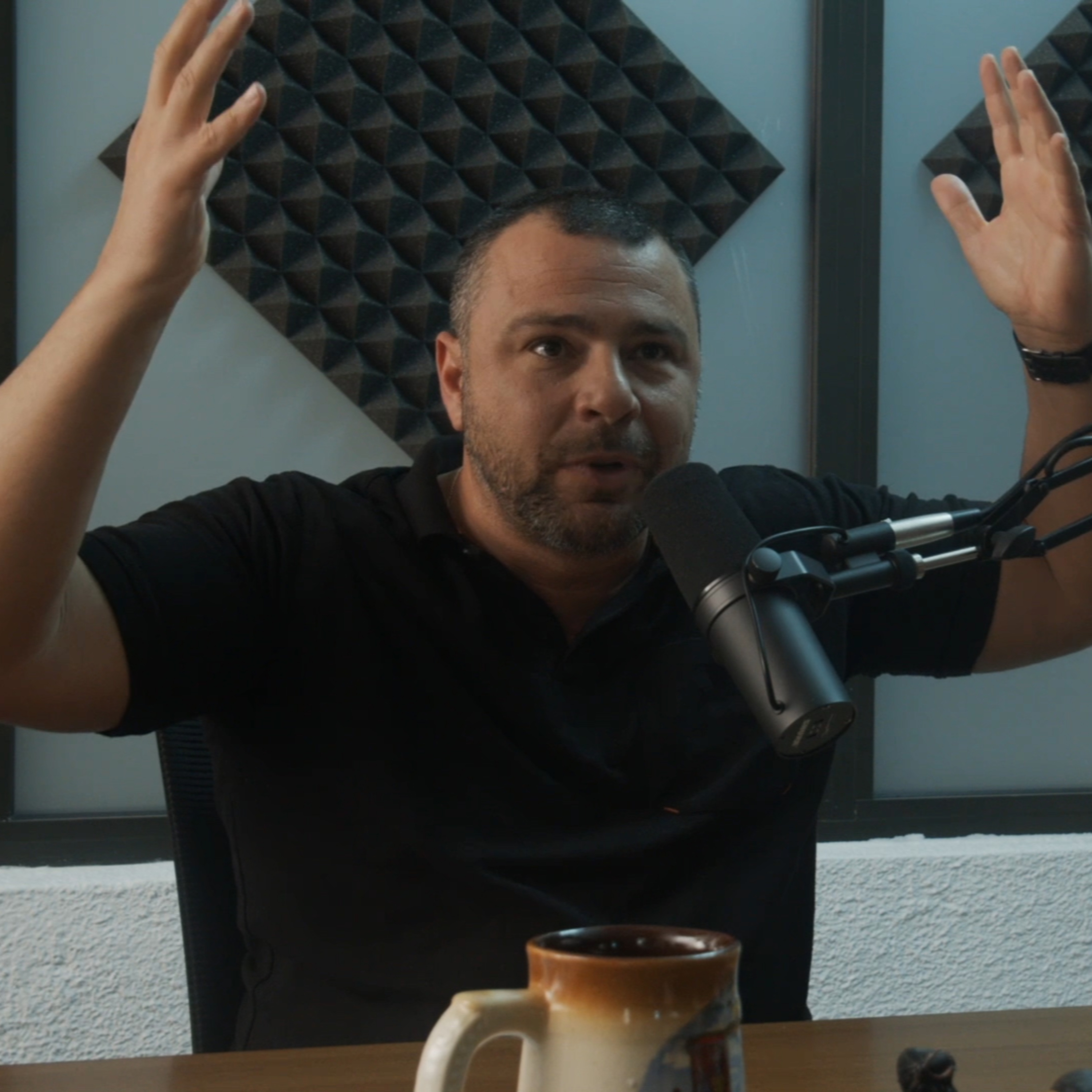 2&200podcast: Конспиративни теории с Еленко Ангелов (еп.38) episode artwork