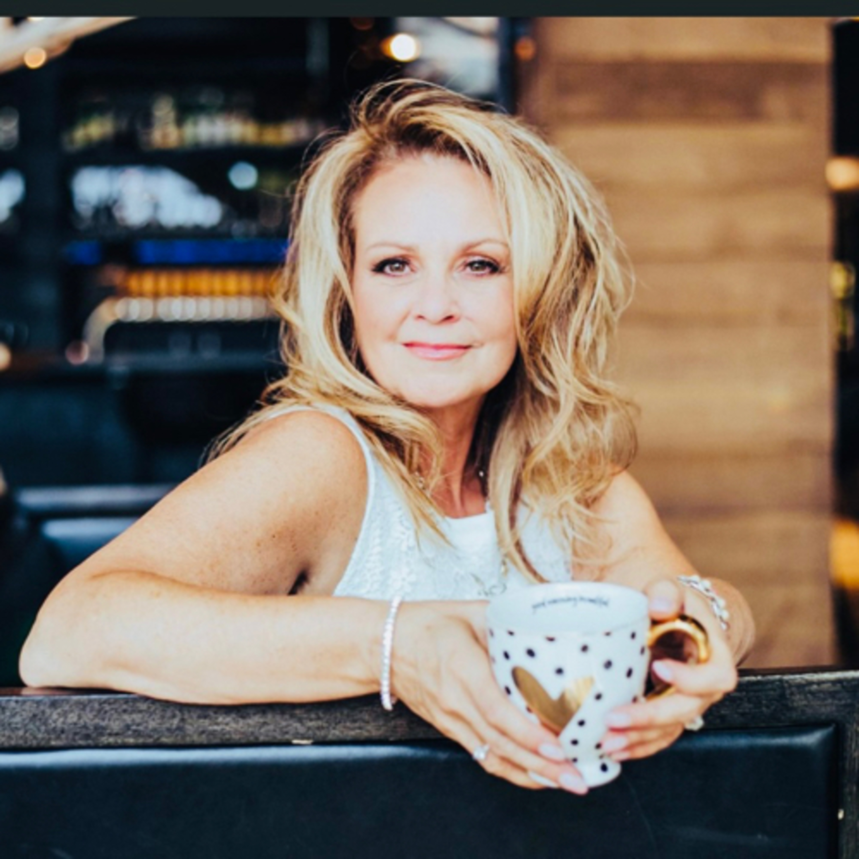 Healings & live authentic convo with Jacqualynn Persona your Wellness Coach for female empowerment. episode artwork