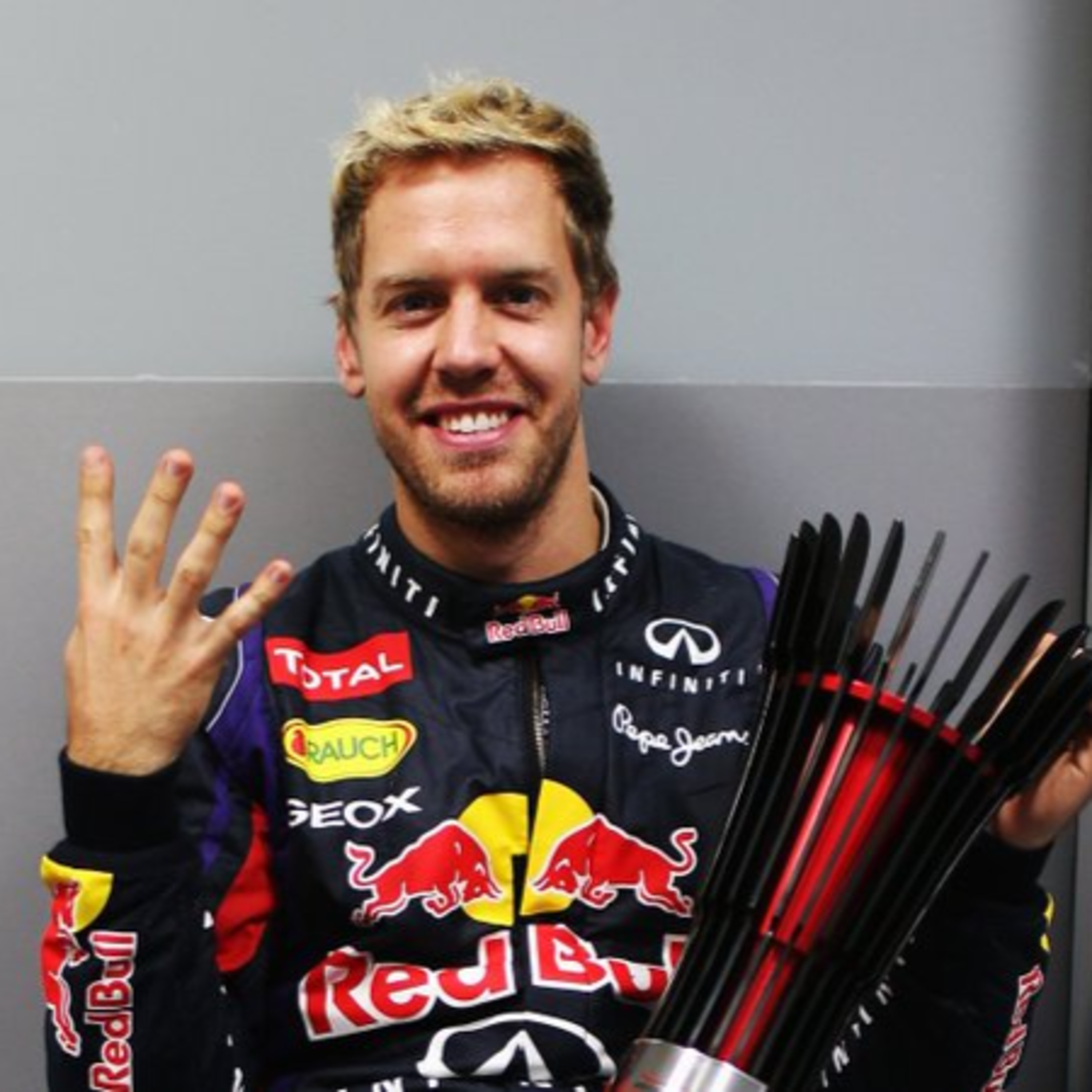 110. TRAYECTORIA DEPORTIVA de SEBASTIAN VETTEL #DankeSeb episode artwork