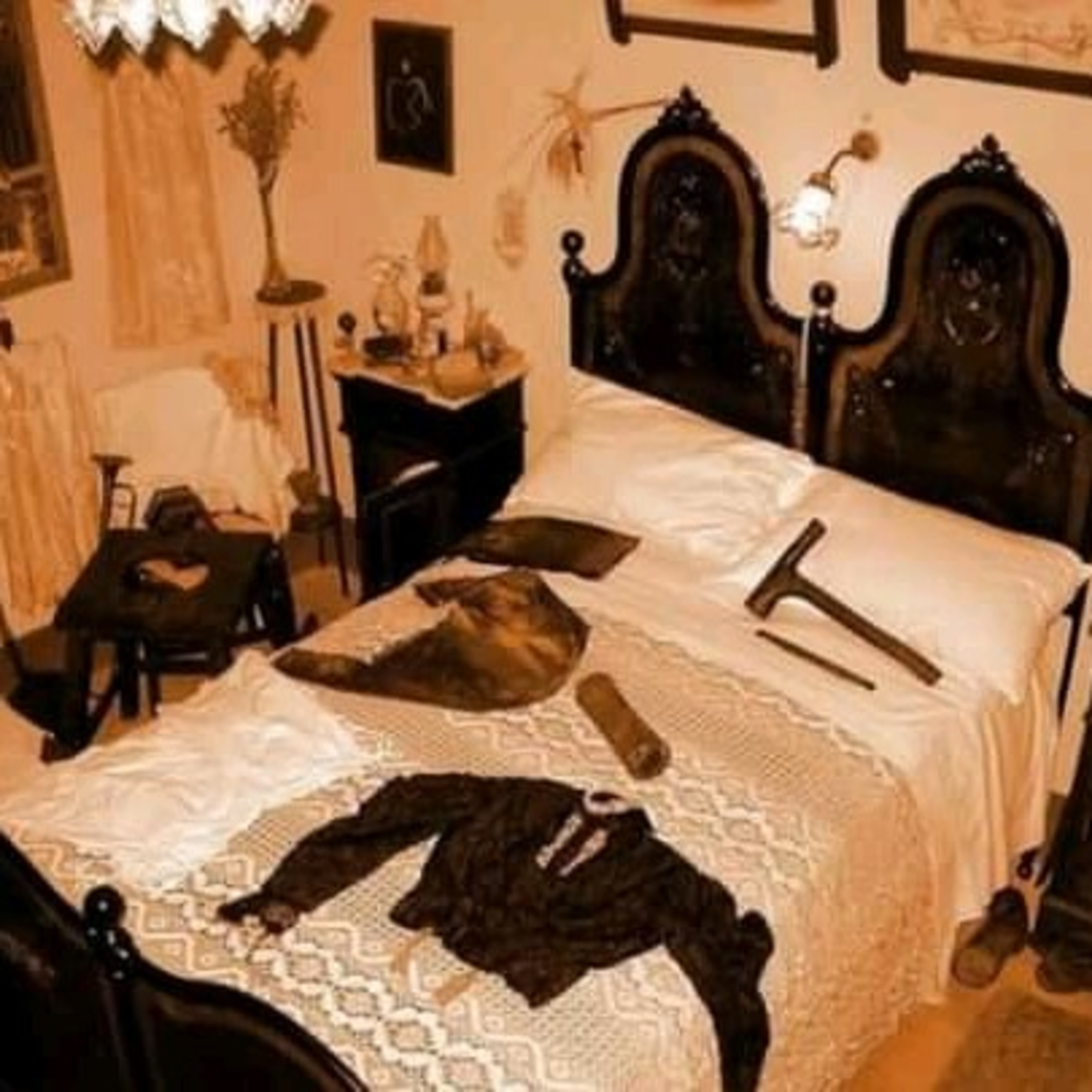 LA HUELLA DEL MISTERIO