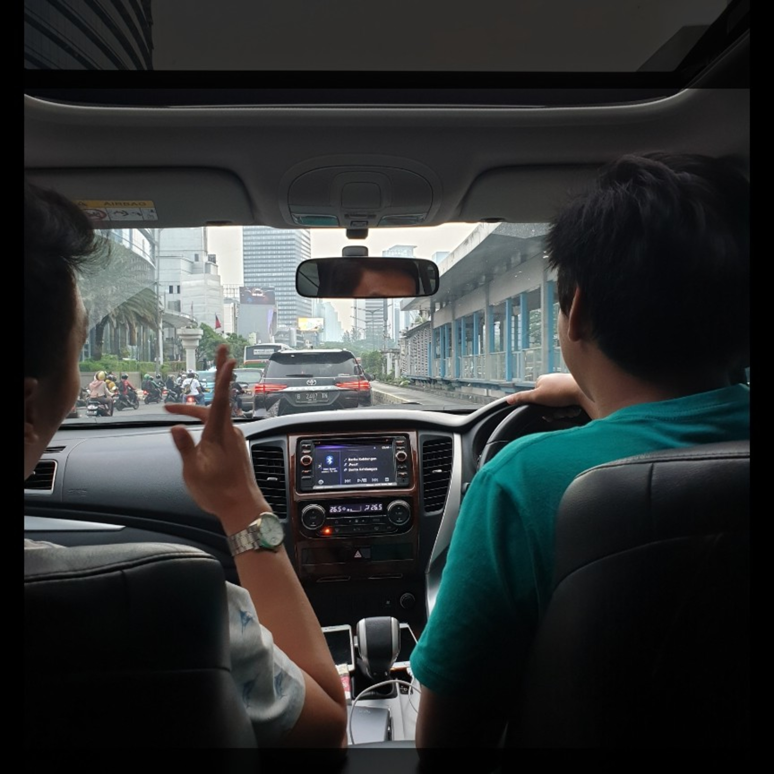 Perkenalkan kami dari!