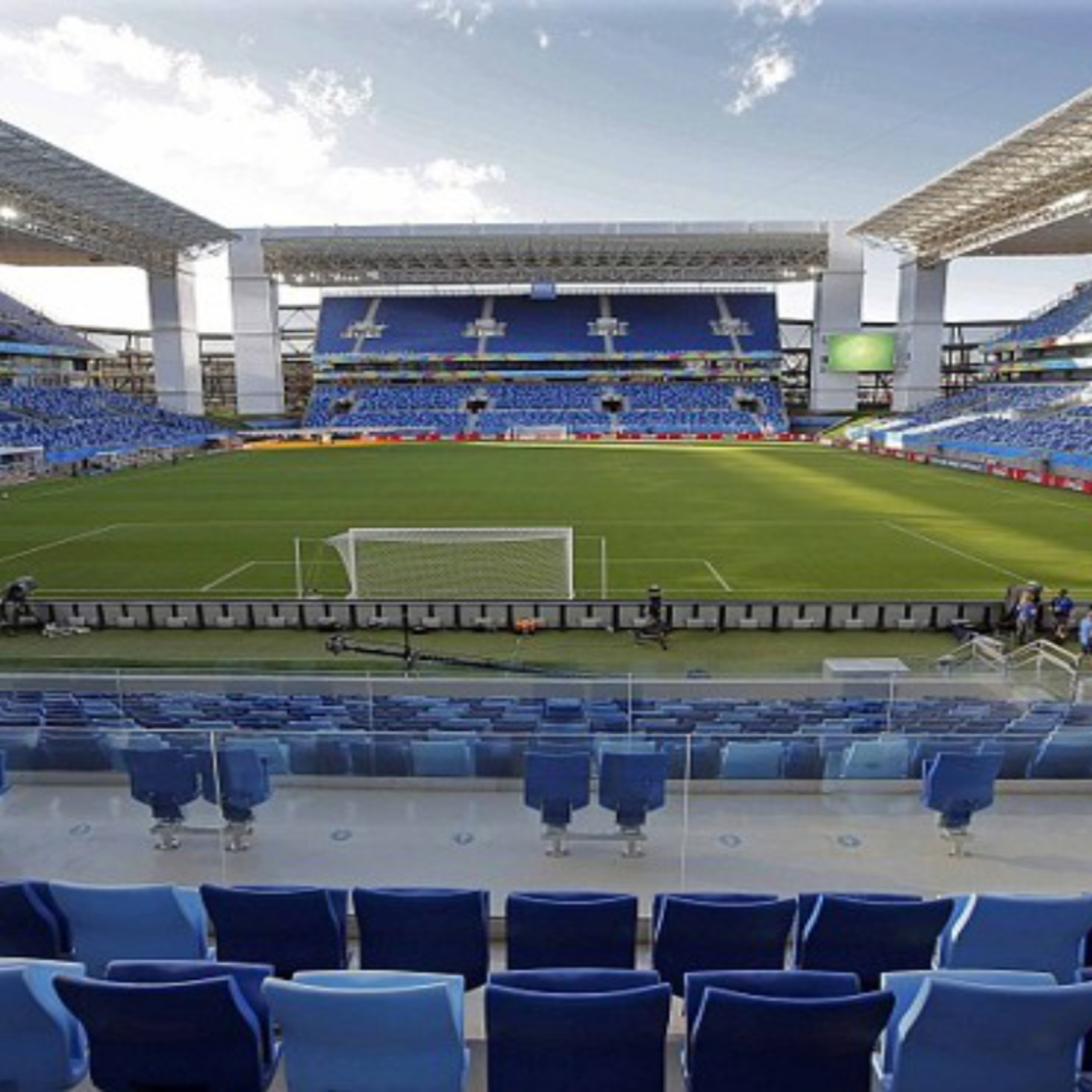 Jogando em casa Dourado