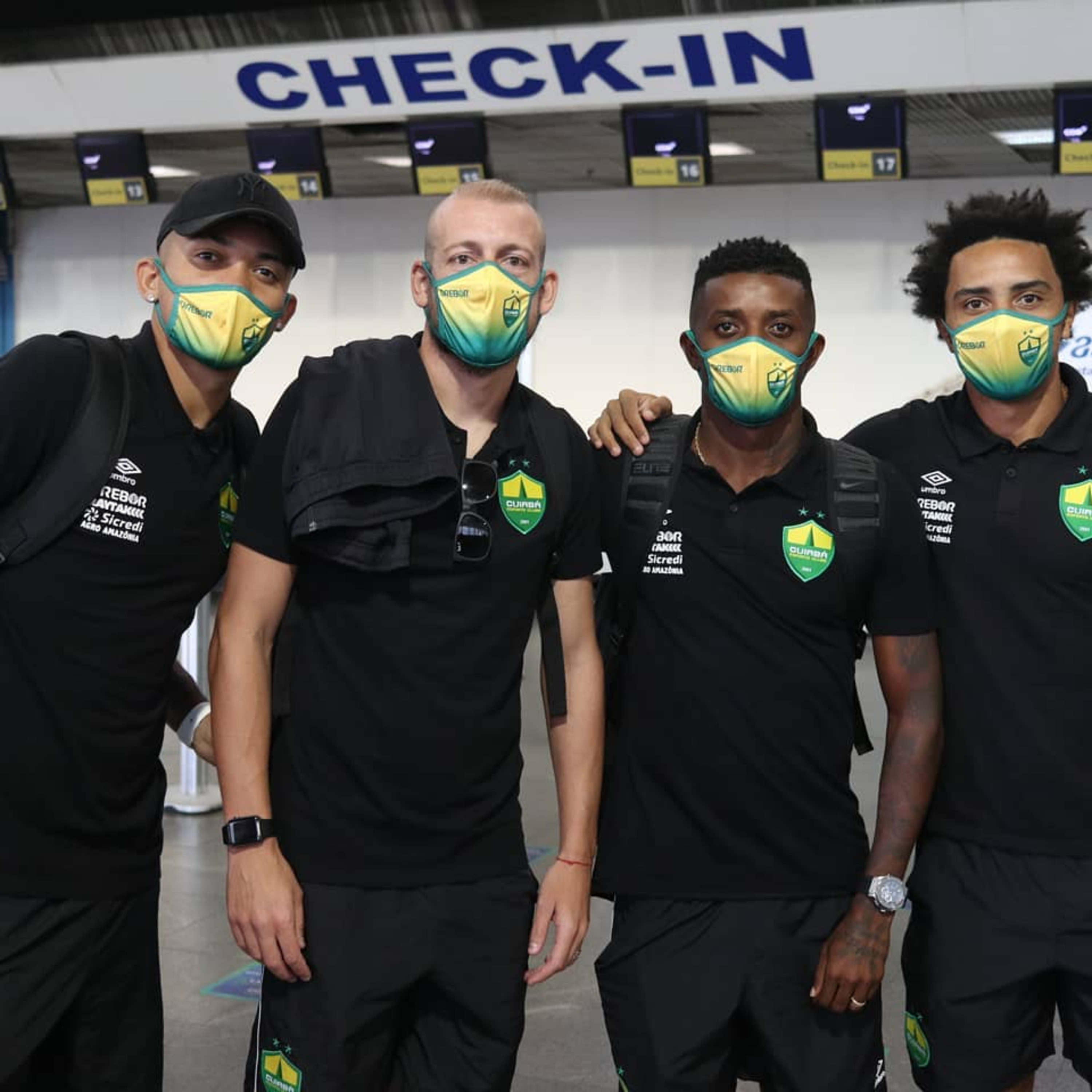 Jogando em casa Dourado