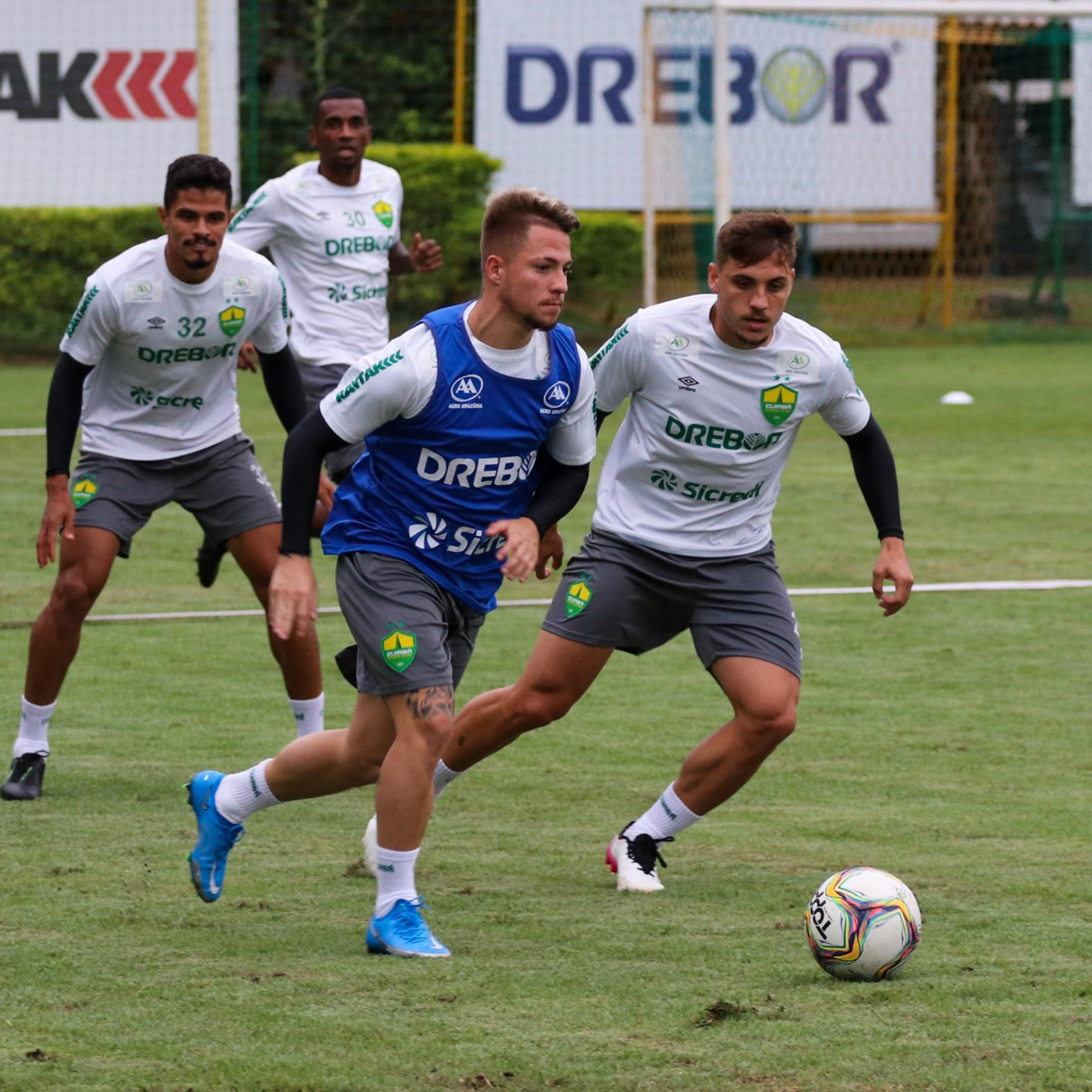 Jogando em casa Dourado