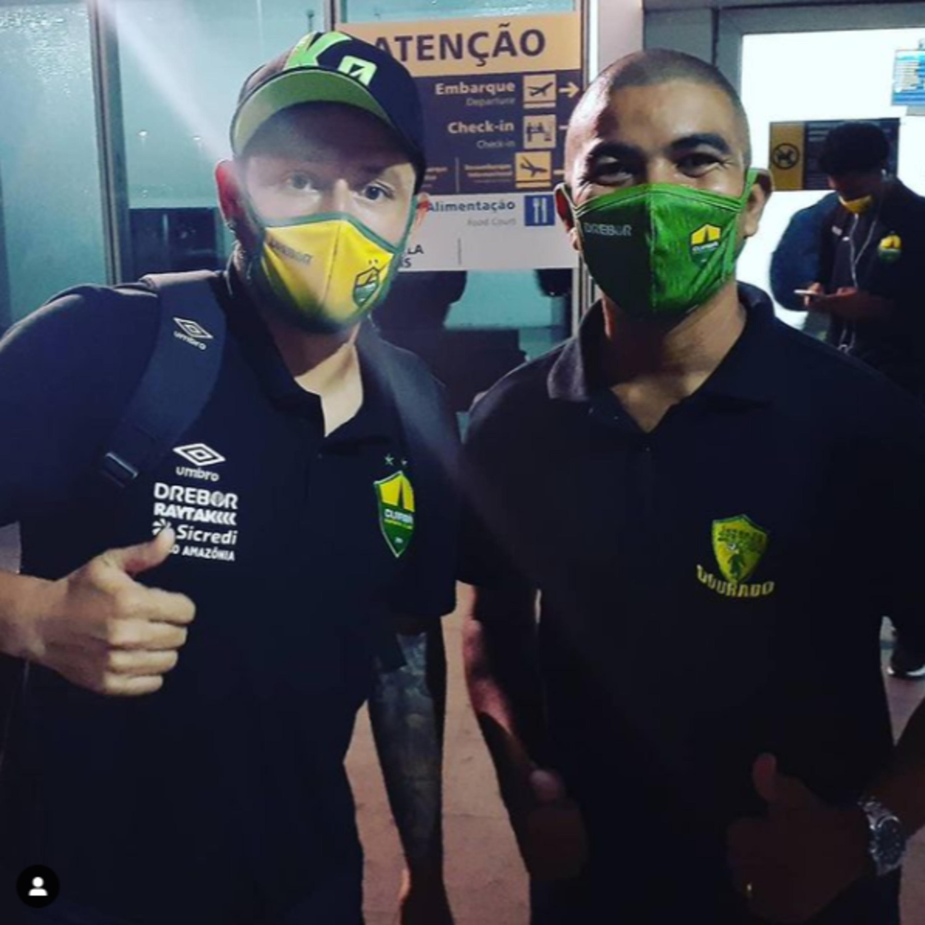 Jogando em casa Dourado