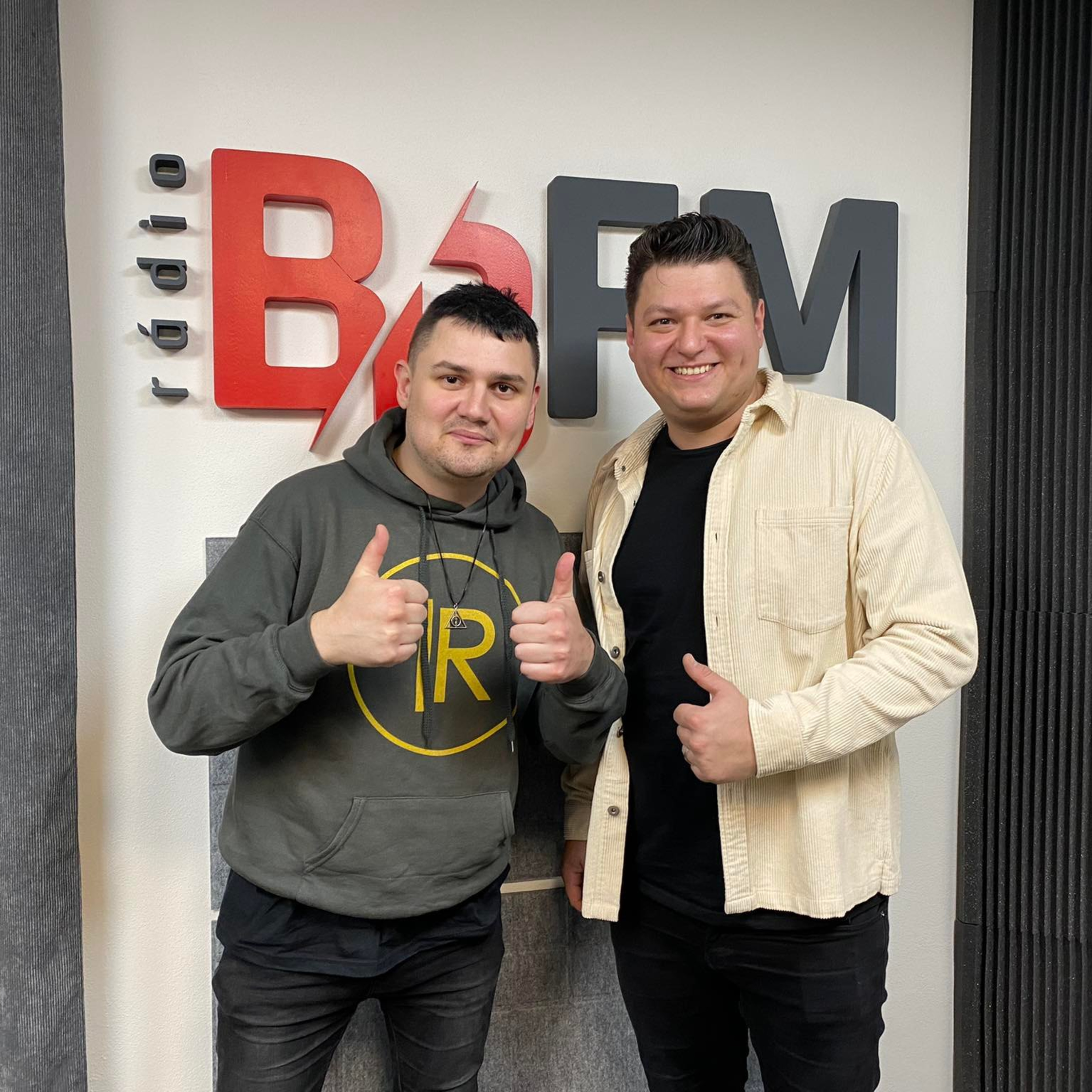 Bubeník a hudobný chameleón Samuel Kmotorka hosťom v Popoludní s BB FM