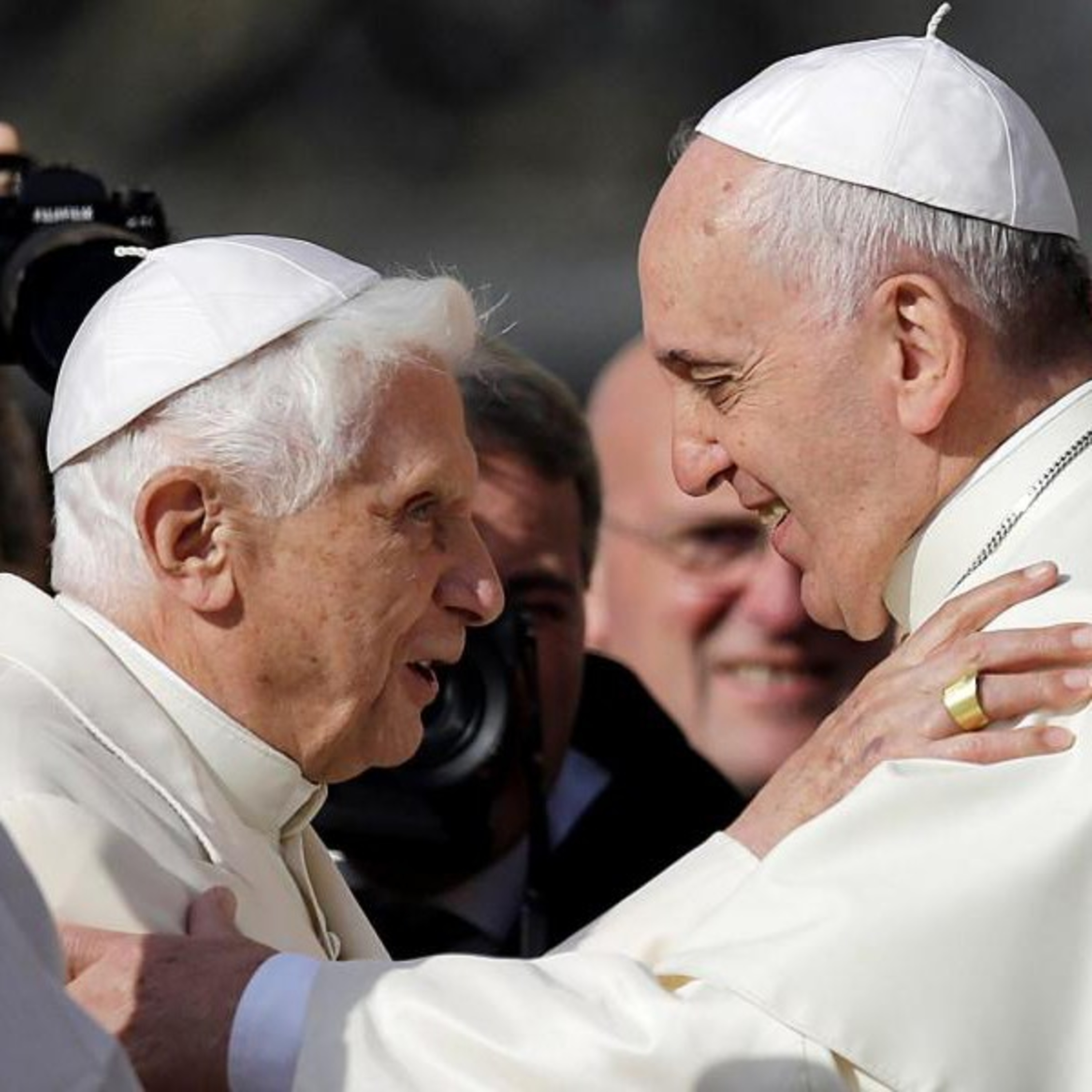 ¿Qué piensa Benedicto XVI sobre la reforma litúrgica y las polémicas con el rito preconciliar? episode artwork
