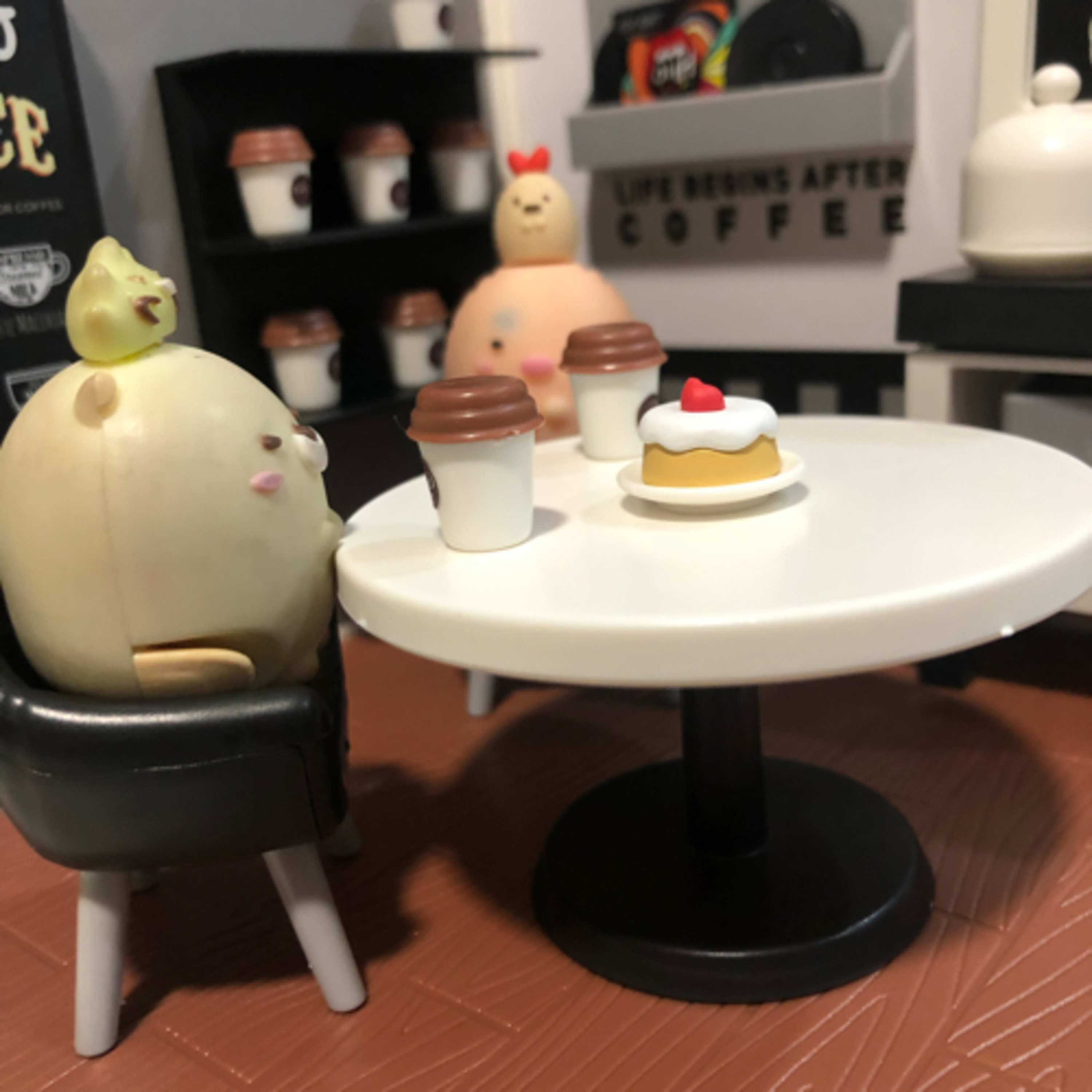 Rating the pop mart cafe play set ! episode artwork