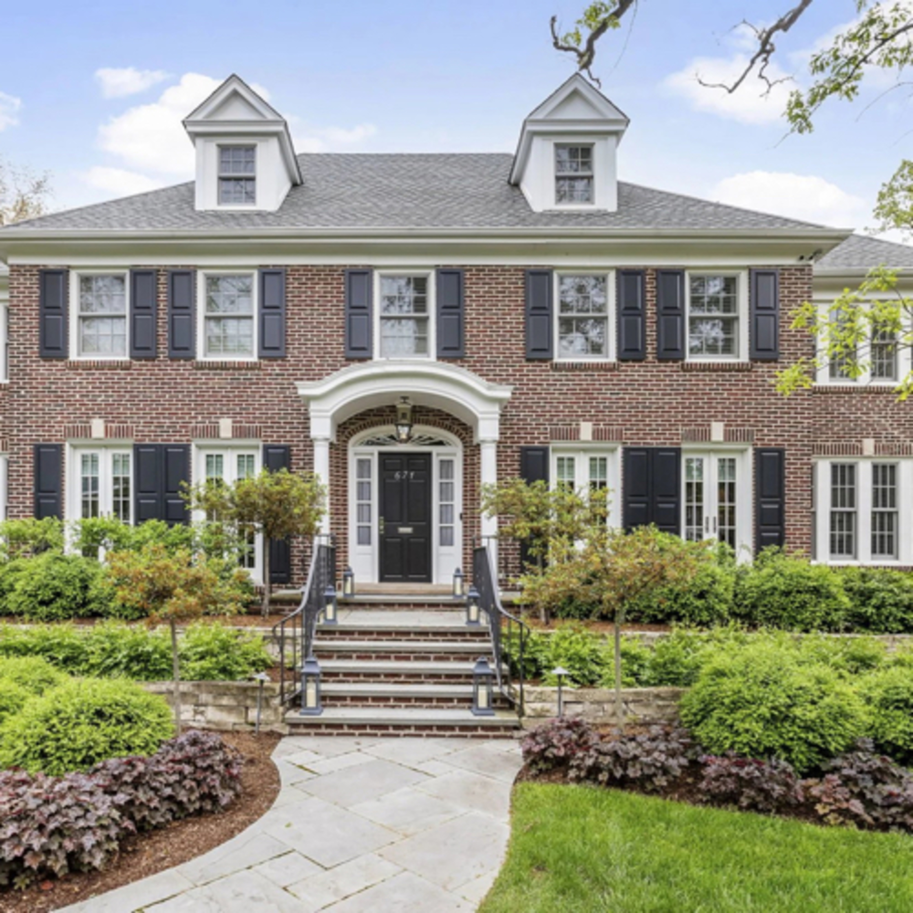 Iconic Home Alone House Can Be Bought for $5.2 Million episode artwork