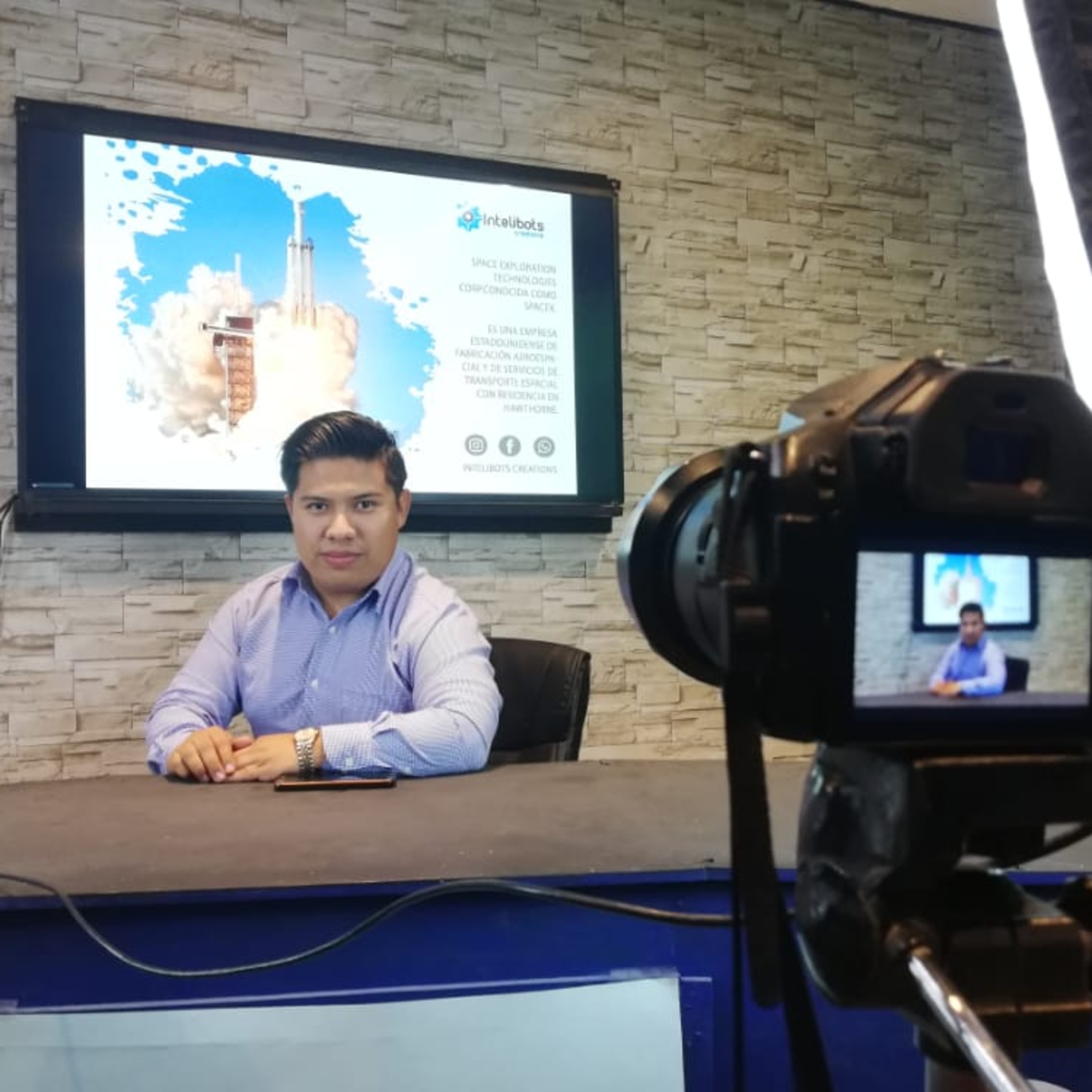 En plática con el Inge.