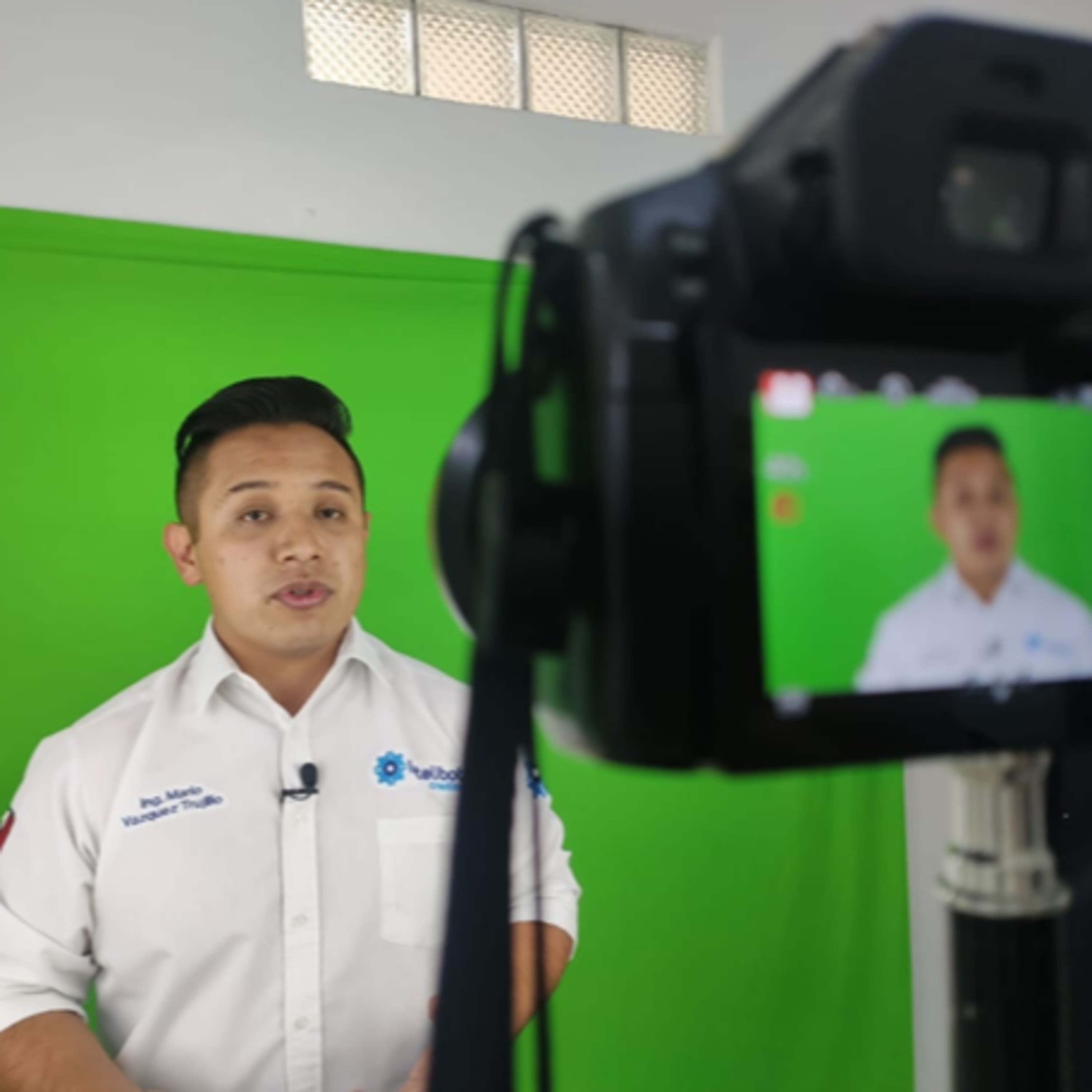 En plática con el Inge.