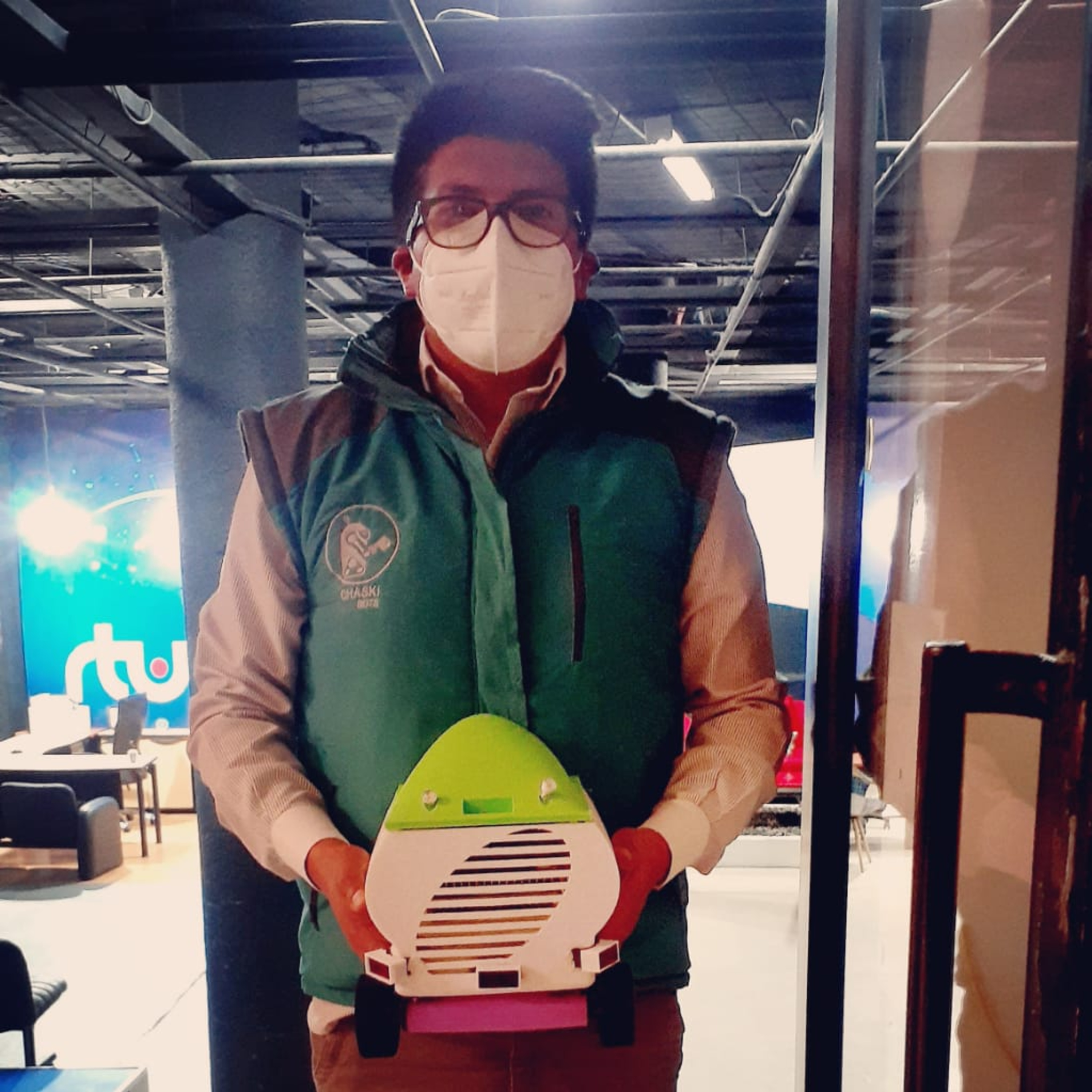 En plática con el Inge.