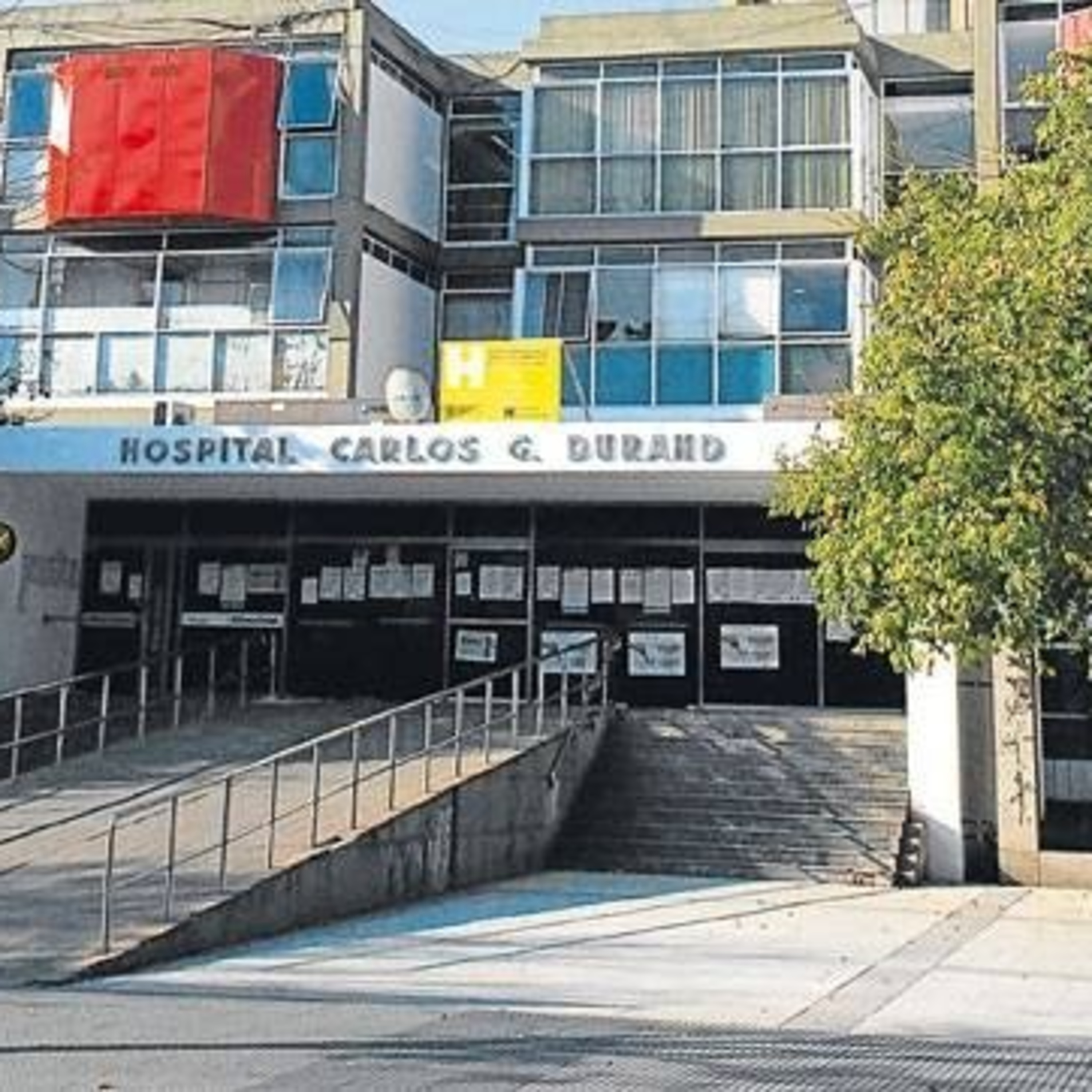 “Desde hace 2 meses a la fecha se retiraron 50 enfermeros contratados. Son personas formadas que eligen establecimientos privados por la altísima demanda que hay y que pagan el doble que Ciudad" episode artwork