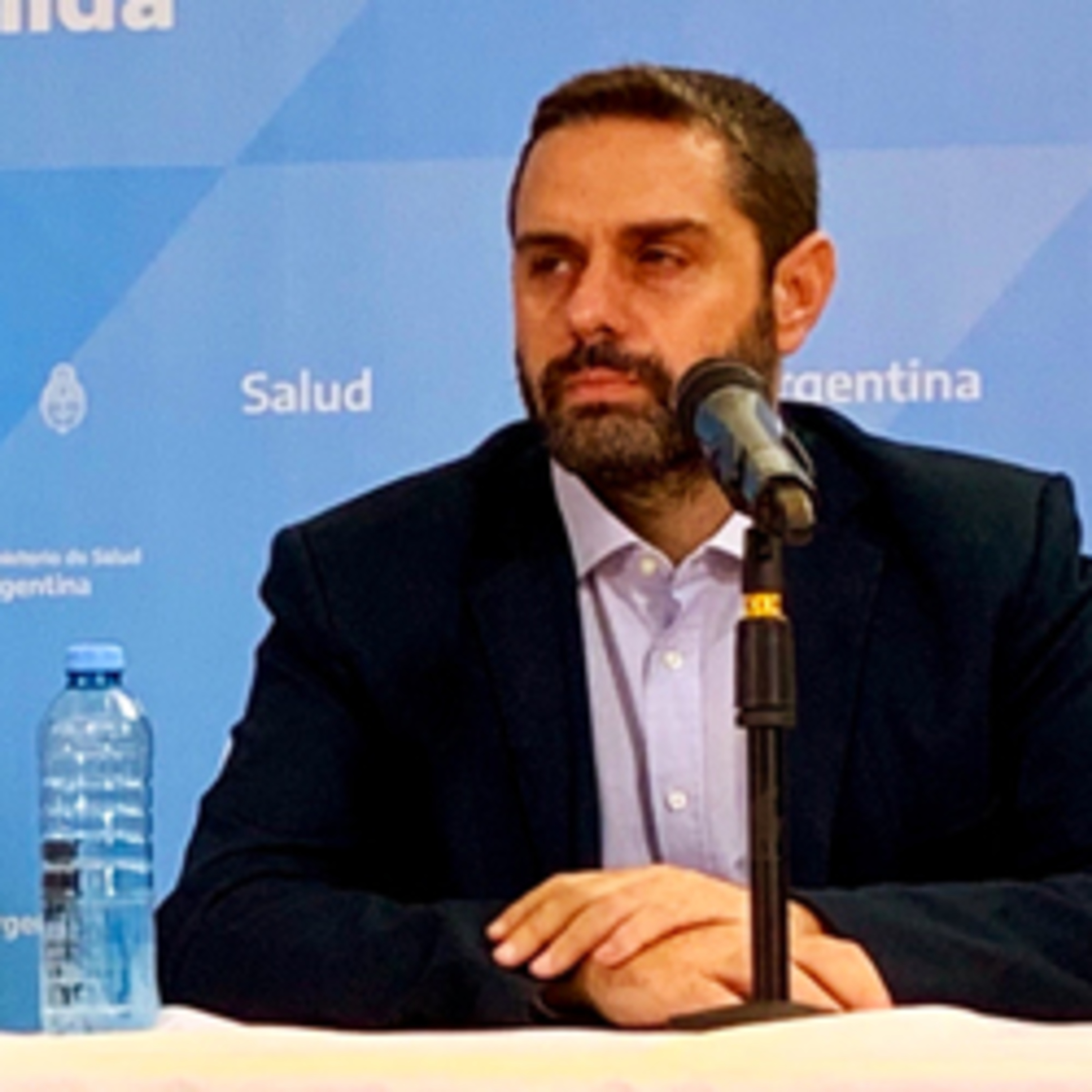 “Las vacunas van a ser la bisagra de la pandemia. Las 3 disponibles en la Argentina son aprobadas en el mundo y de eficacia segura. La chance de tener un trombosis post vacuna es de 0,0008%”. episode artwork
