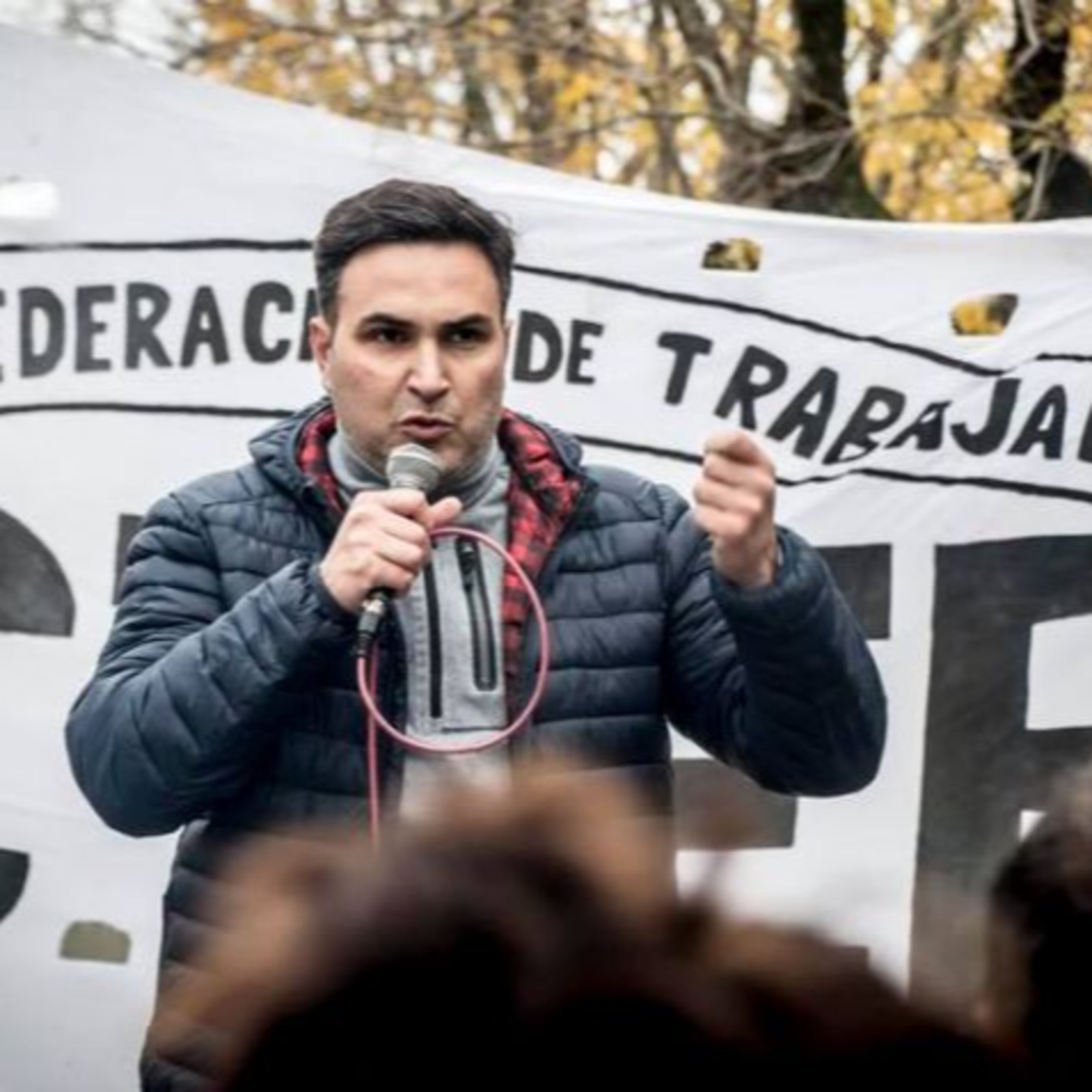 "Debemos combatir problemas en una democracia que tiene más del 50% bajo la línea de pobreza". episode artwork