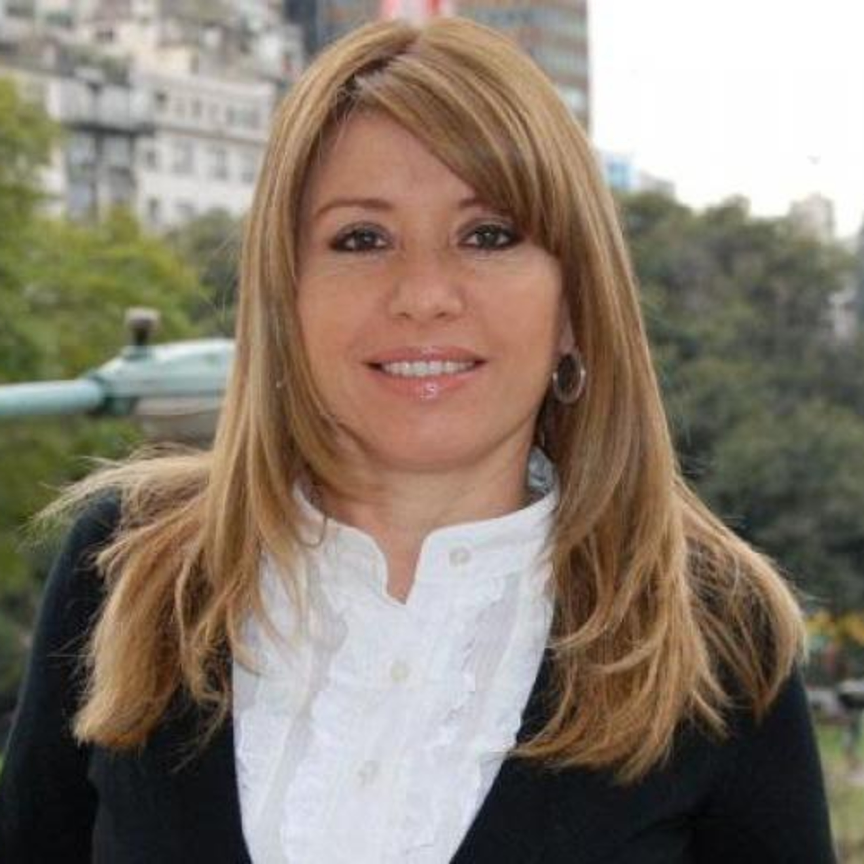 "Los planes sociales deben ser coyunturales y debemos transformarlos en trabajos formales". episode artwork