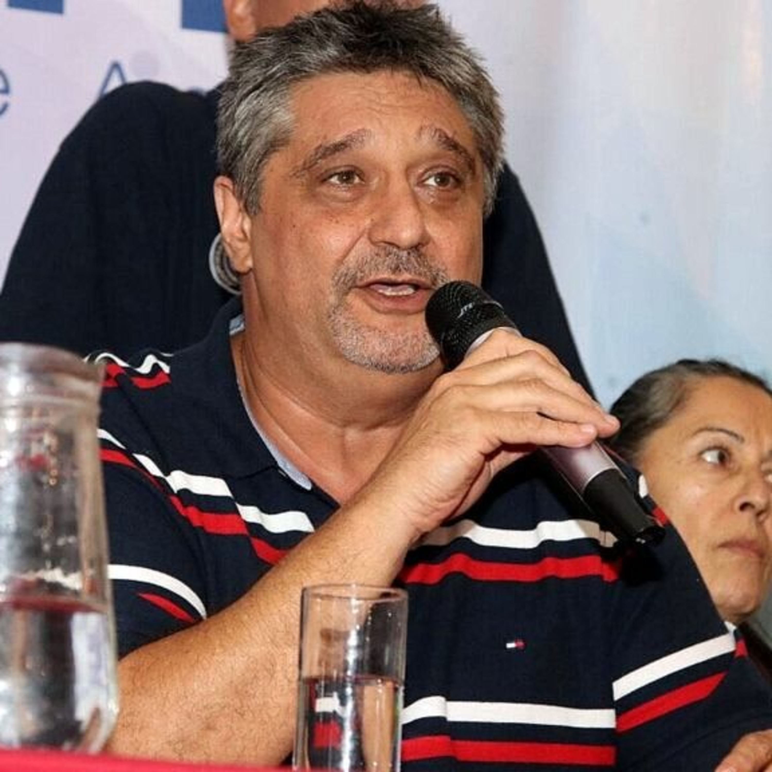"La oposición no está midiendo las consecuencias de lo que produce. El presupuesto es suma cero, el tema es cómo se distribuye porque forma parte de la vida cotidiana de todos los argentinos. " episode artwork