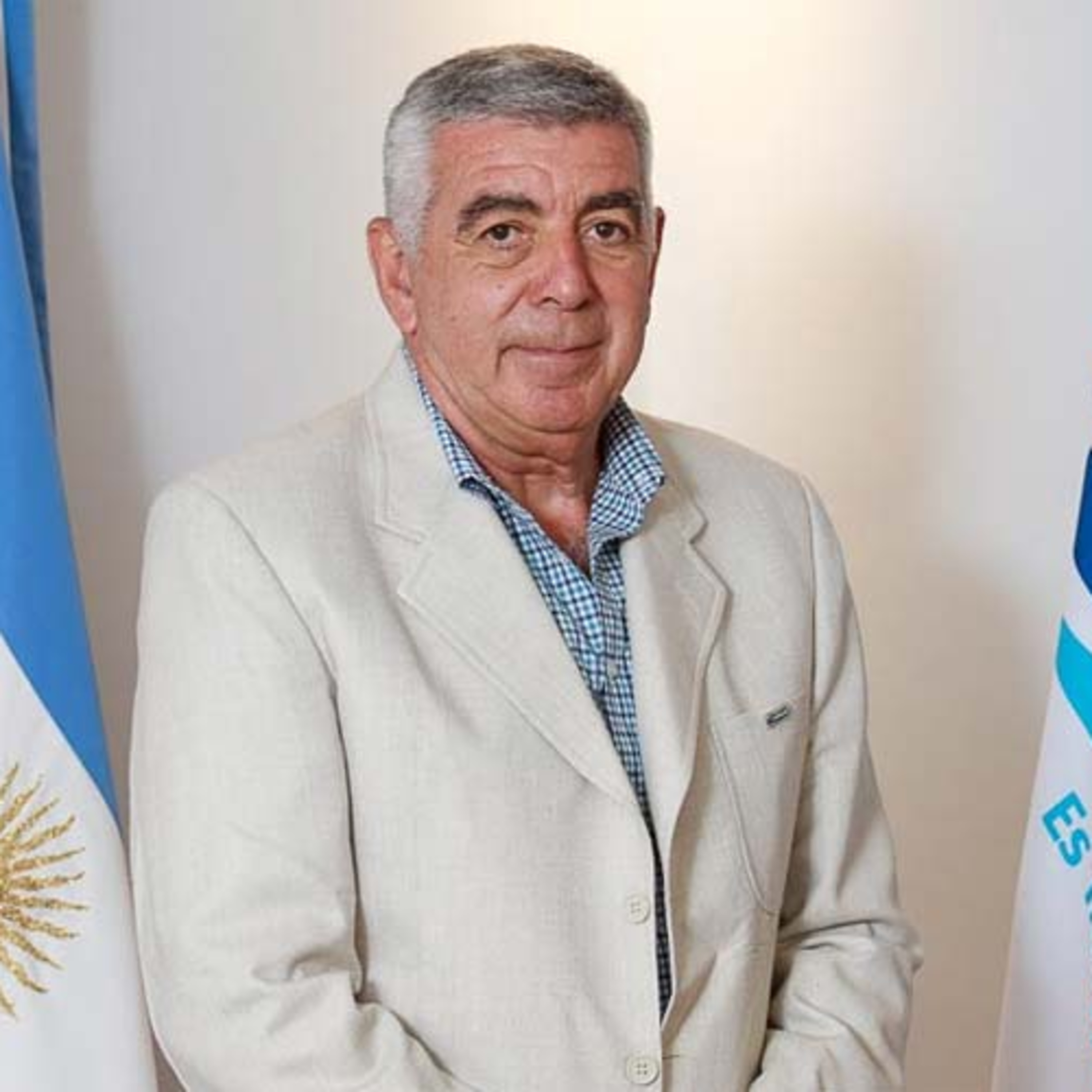 “En este momento en Campana hay no menos de 700 camiones tanques bolivianos que vienen a abastecerse porque descargan en nuestro puerto. Están siendo más eficientes para comprar que nosotros. " episode artwork