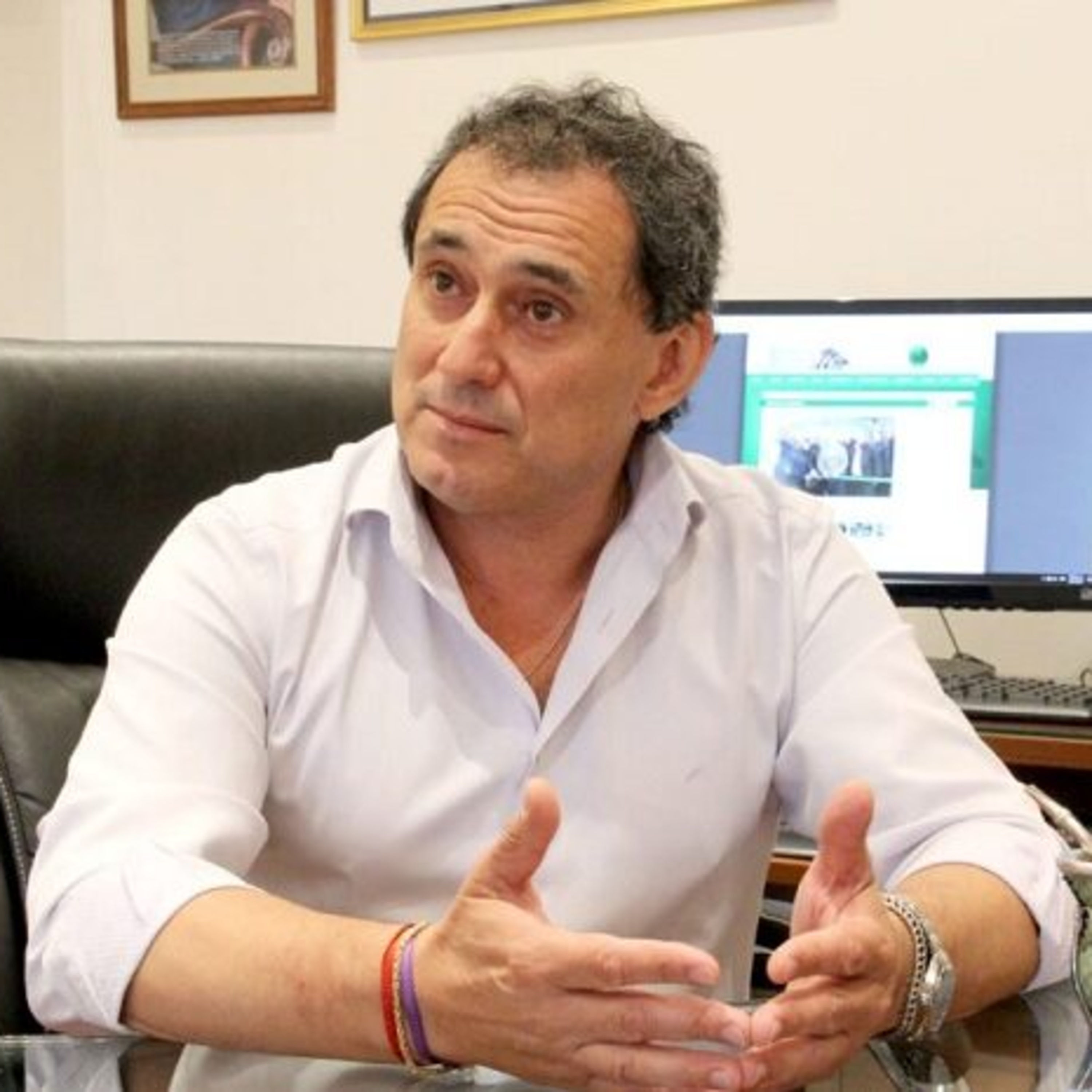“La movilización de la CGT todavía no está definida. Estar en la calle con premisas claras es importante, porque sabemos quiénes son los formadores de precios, pero con la protesta no alcanza." episode artwork