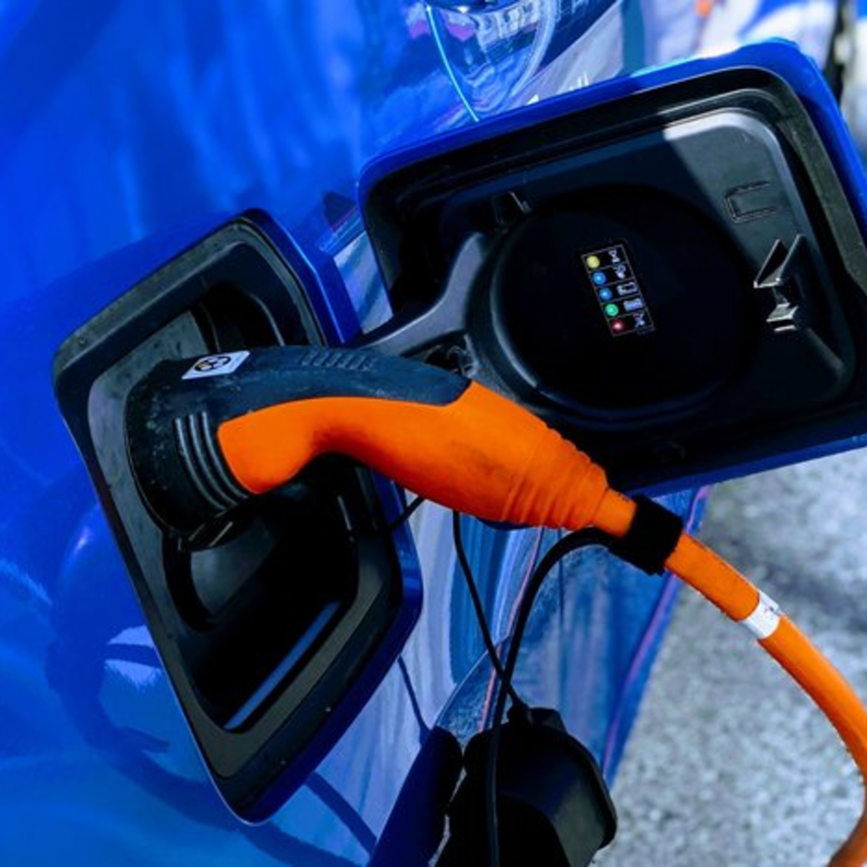 Smug Money Podcast #8: Decarbonisation nation