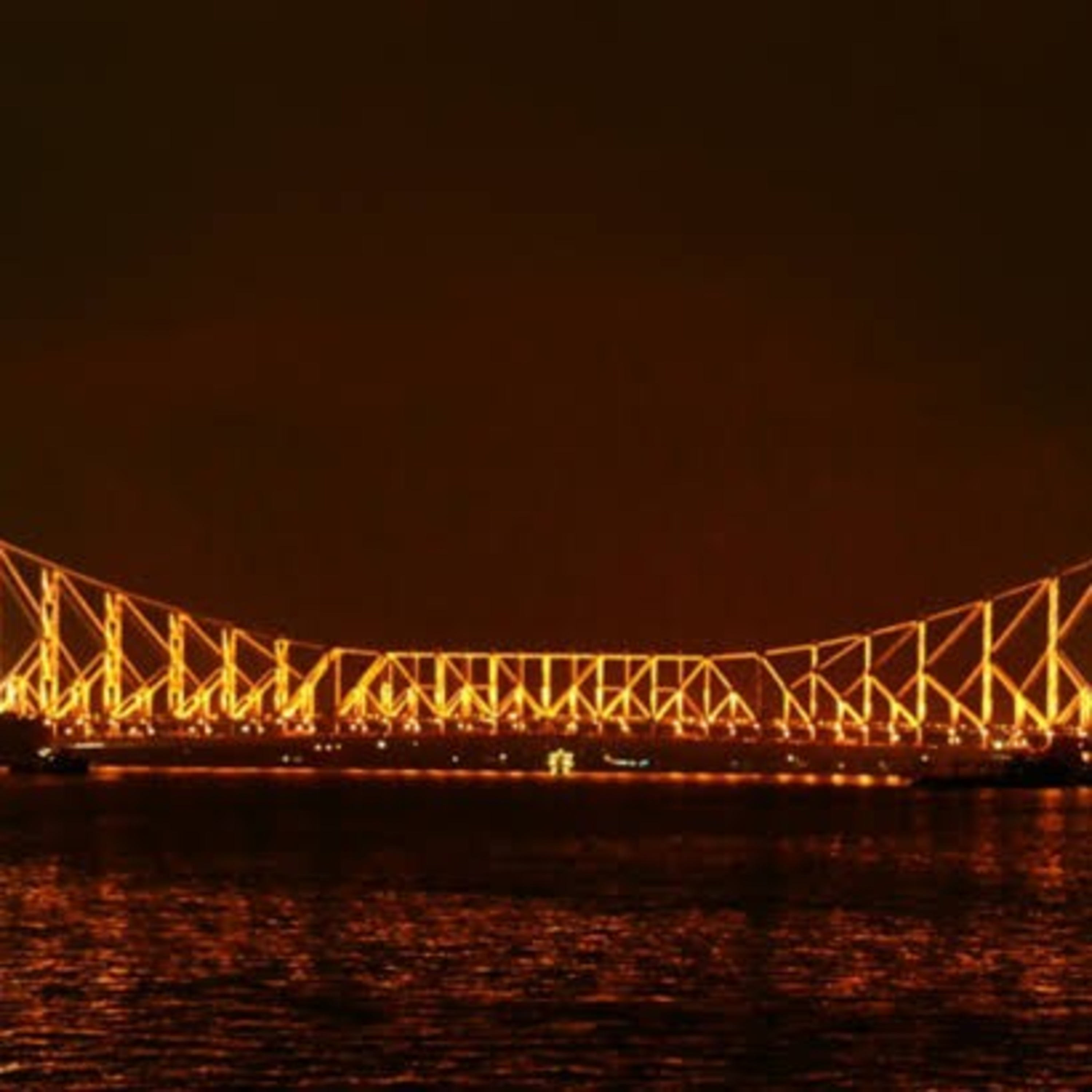 A brief information about the Howrah bridge in Kolkata, India.