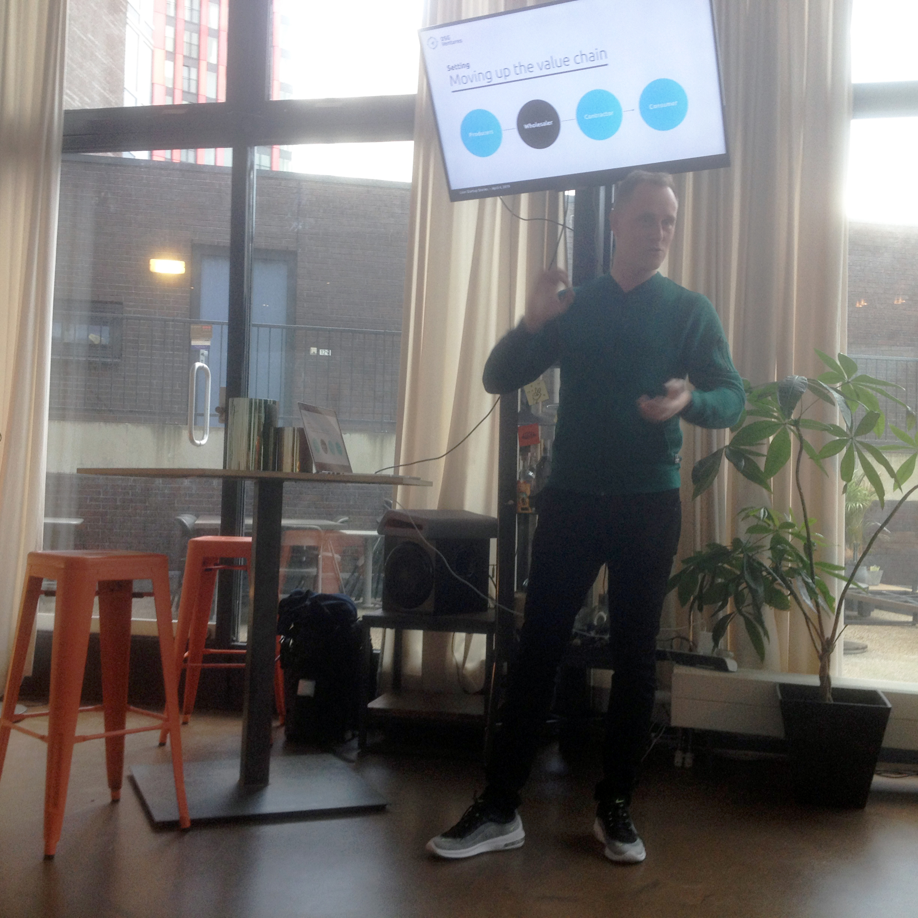 BOHEEMSE DRAKEN IN EEN LEVEN AAN ZEE