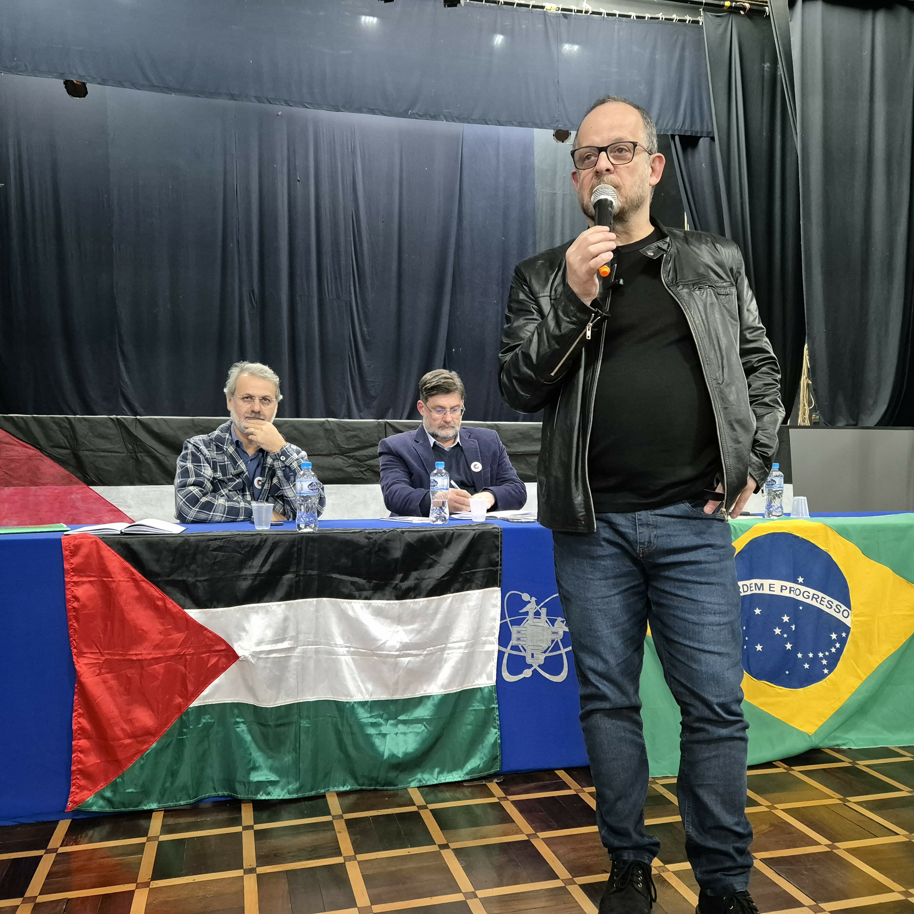 Democracia & Direitos Humanos