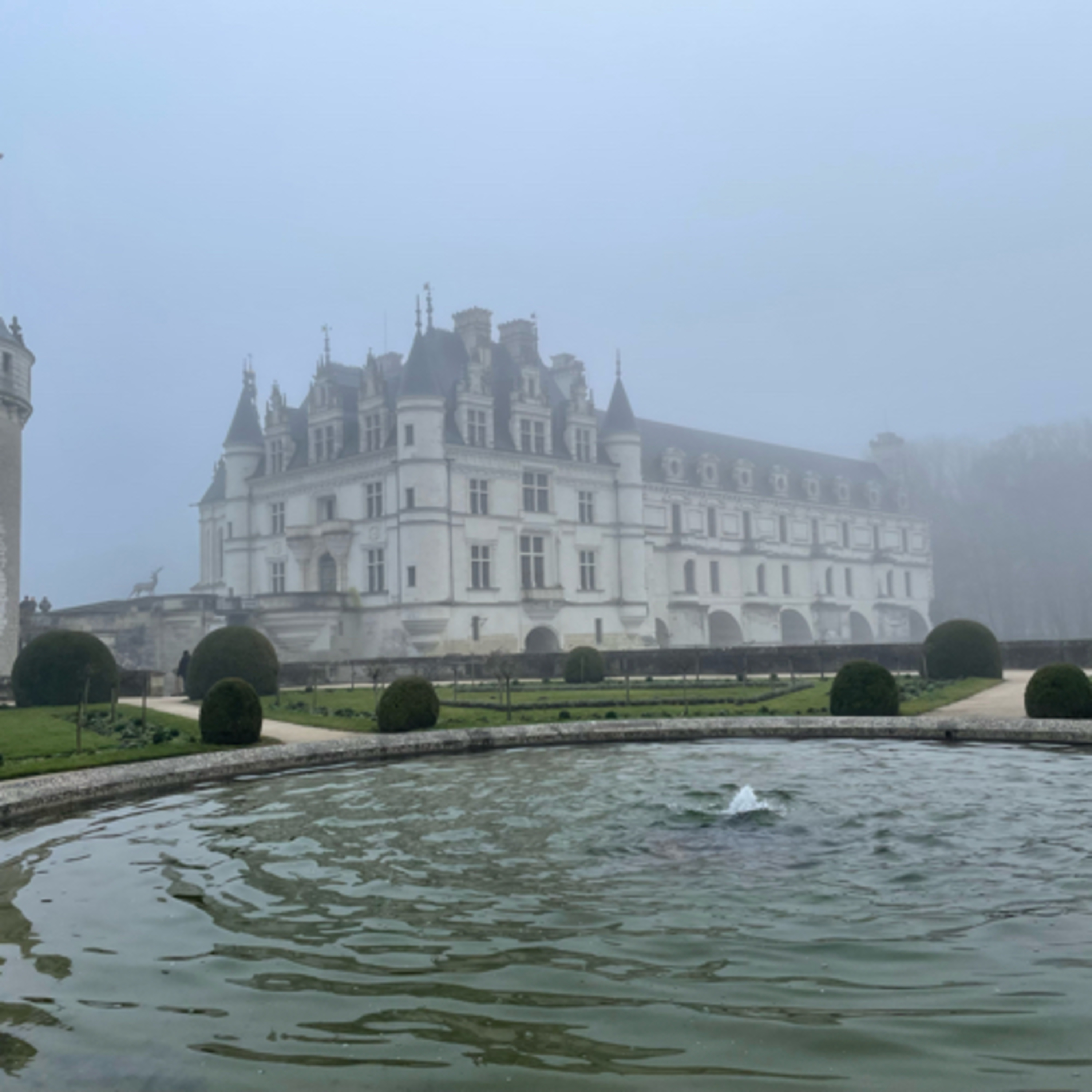 The reflection of Chateau Chenonceaux and Chambord