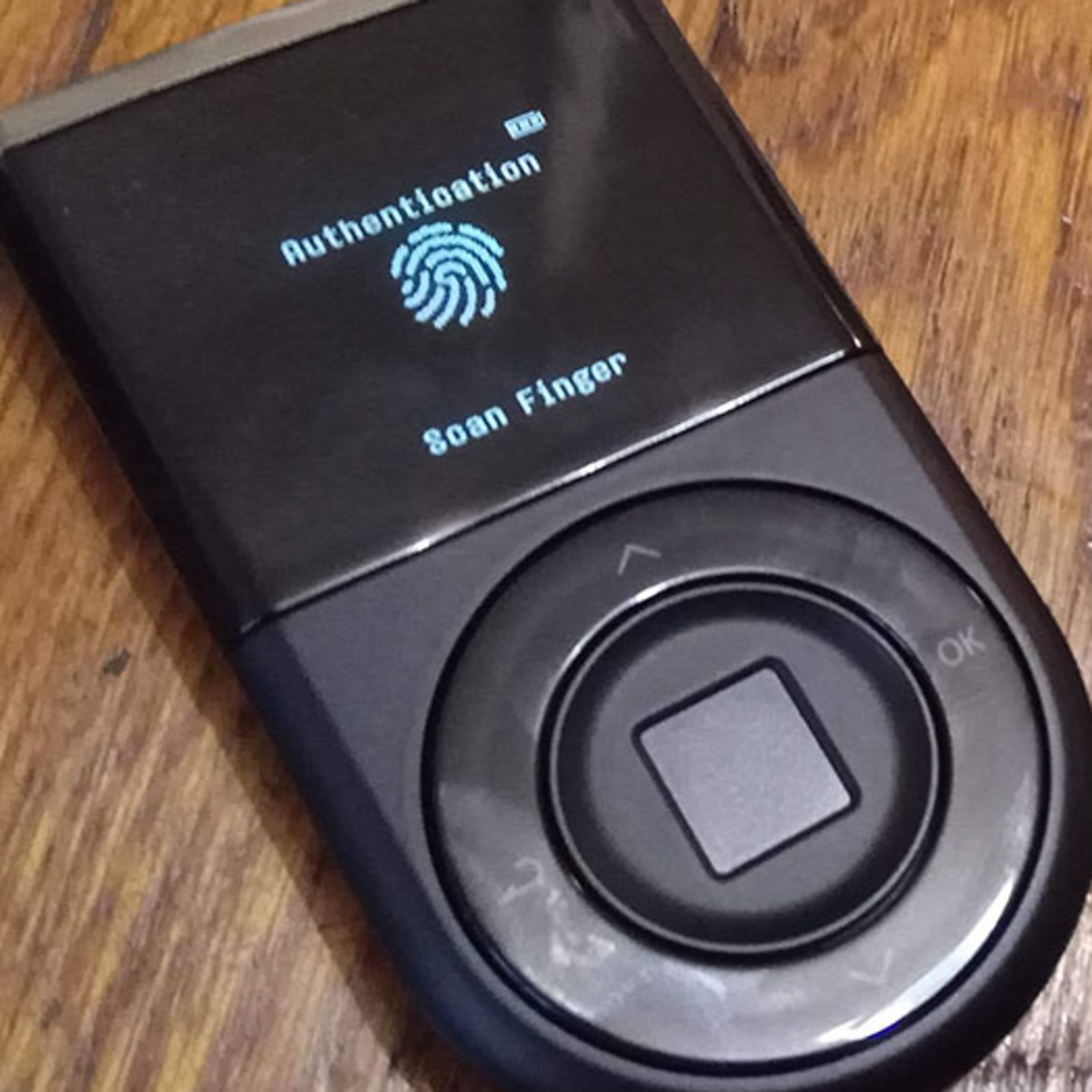 The 1 Bitcoin Show- Biometric Bitcoin hardware wallet, Bakkt is live, South African bank strike, custodial RISK episode artwork