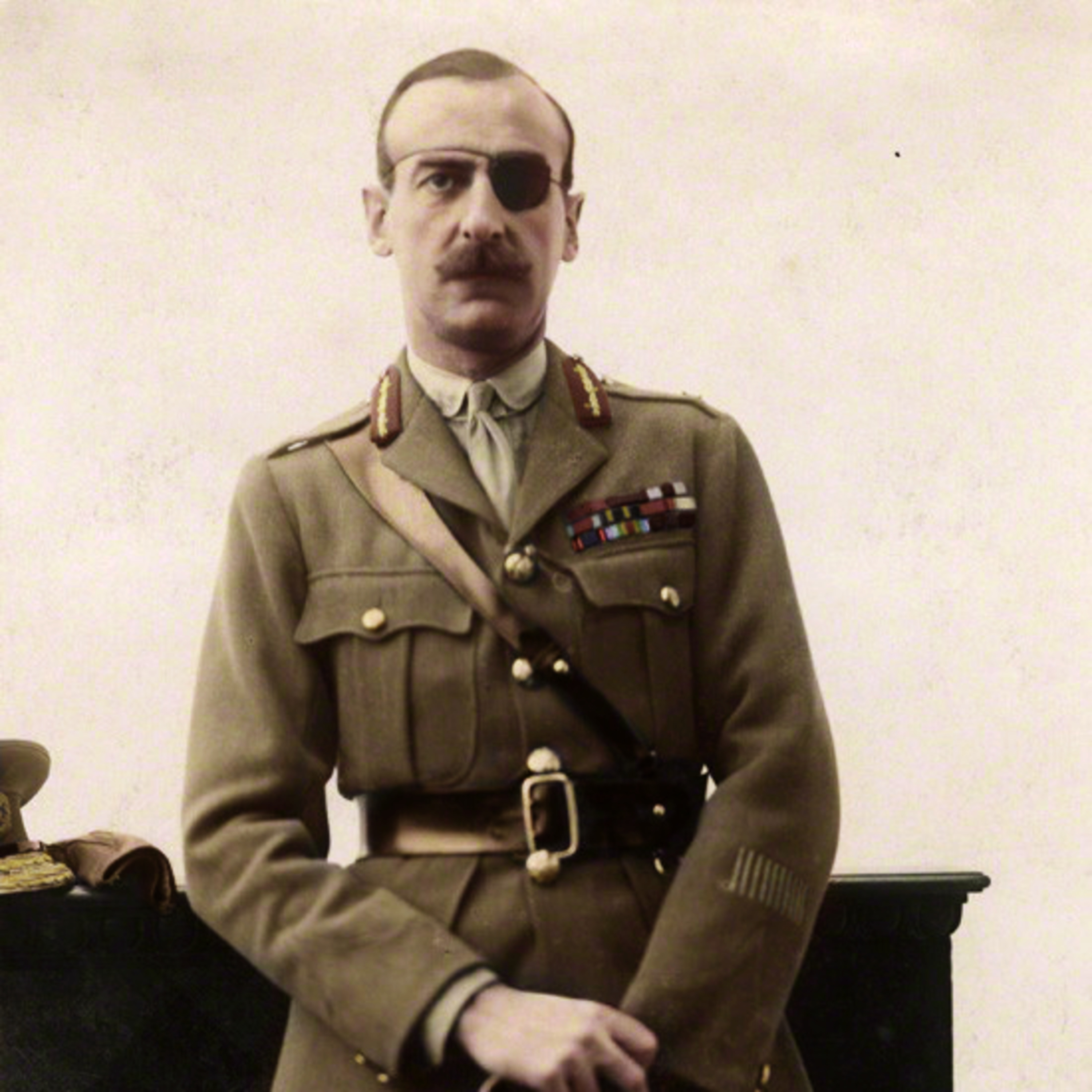 Crónicas de Guerra, Biografías Express, EP. 15, El verdadero Duro de Matar, Adrian Carton de Wiart, Parte 1 episode artwork