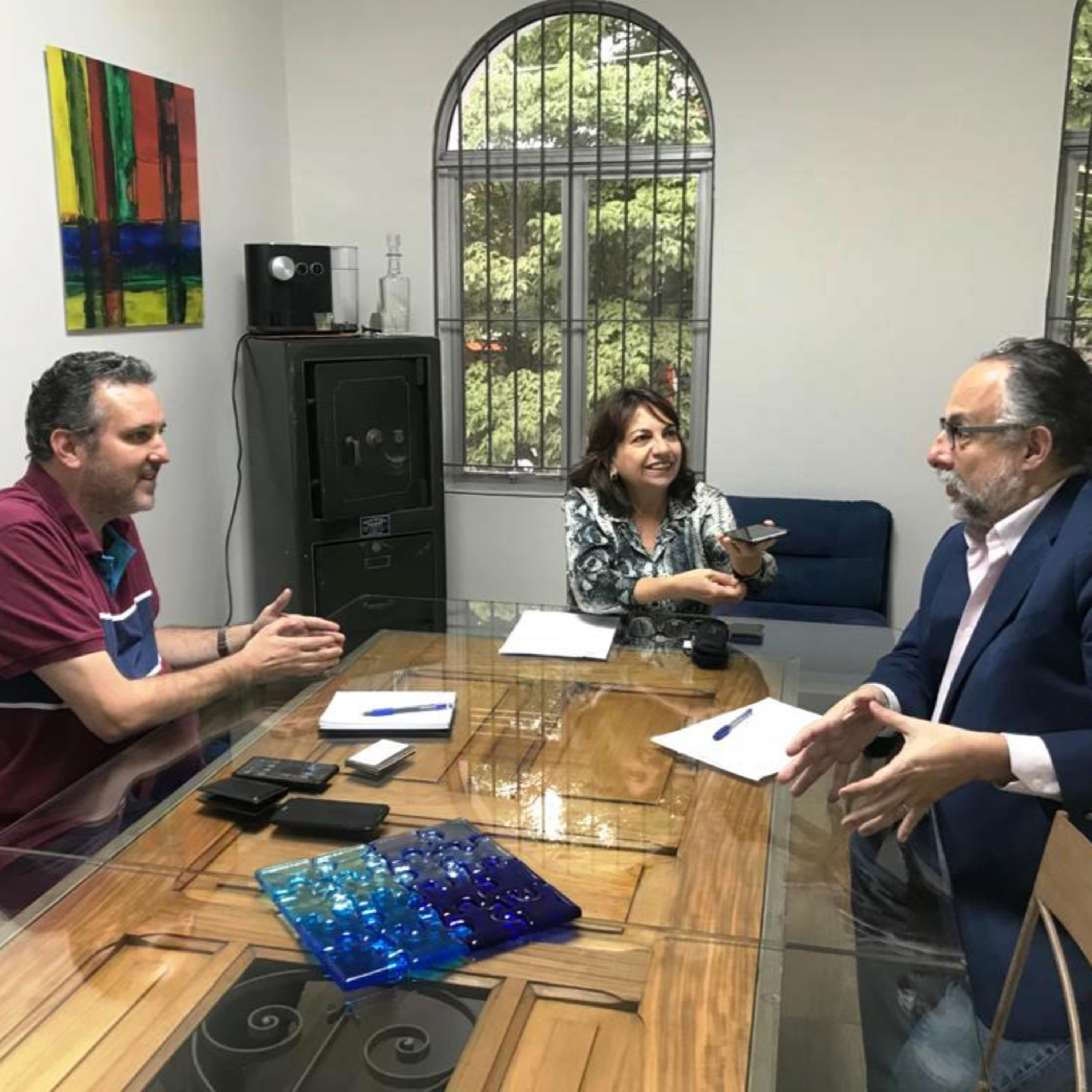 Fernando José e Gustavo Fleming debatem o encerramento anual das empresas