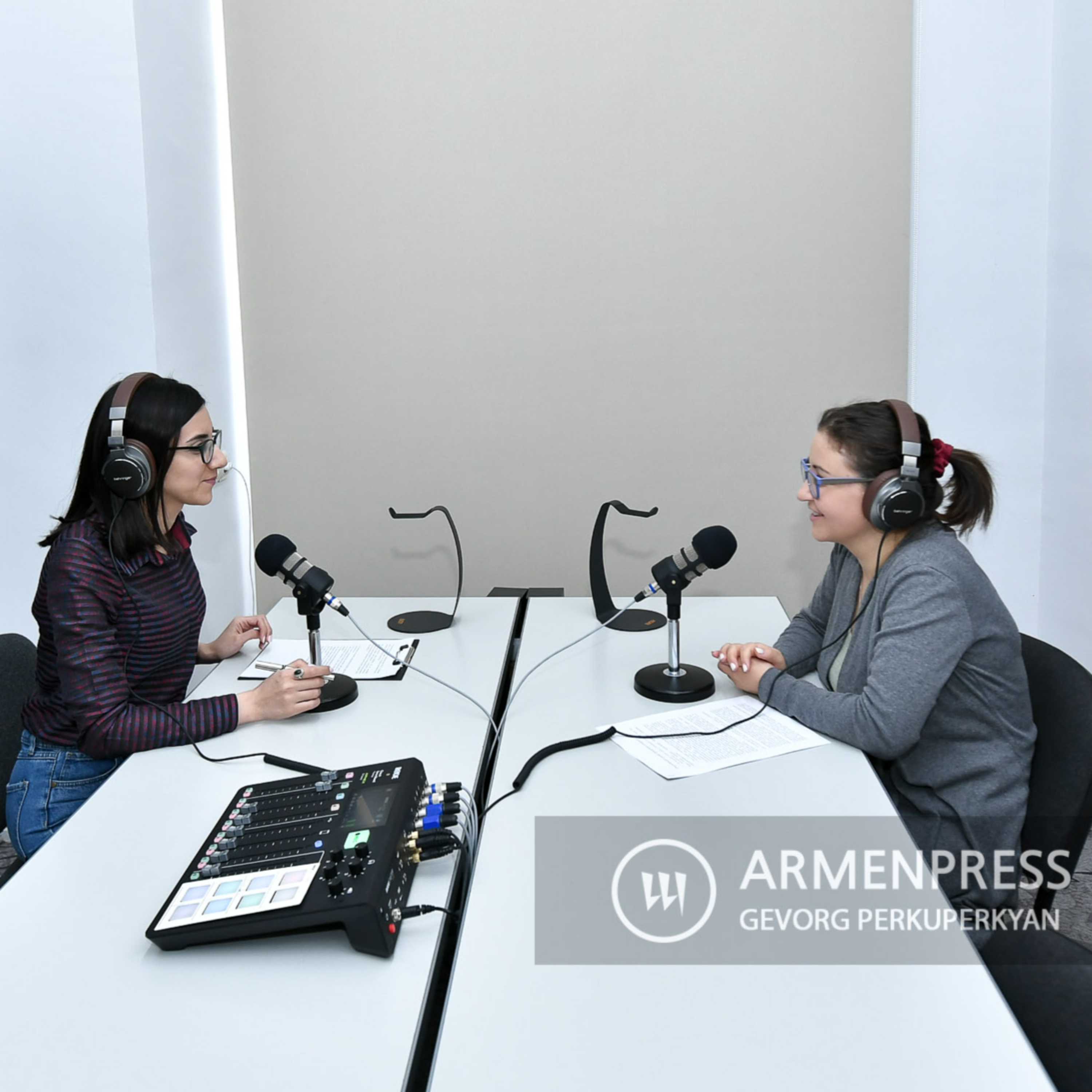 «Արմենպրես» Podcast-FinInForm. «Ամուսնություն» վարկի հետ. ինչ պետք է իմանալ և անել հիփոթեքային վարկ վերցնելիս episode artwork