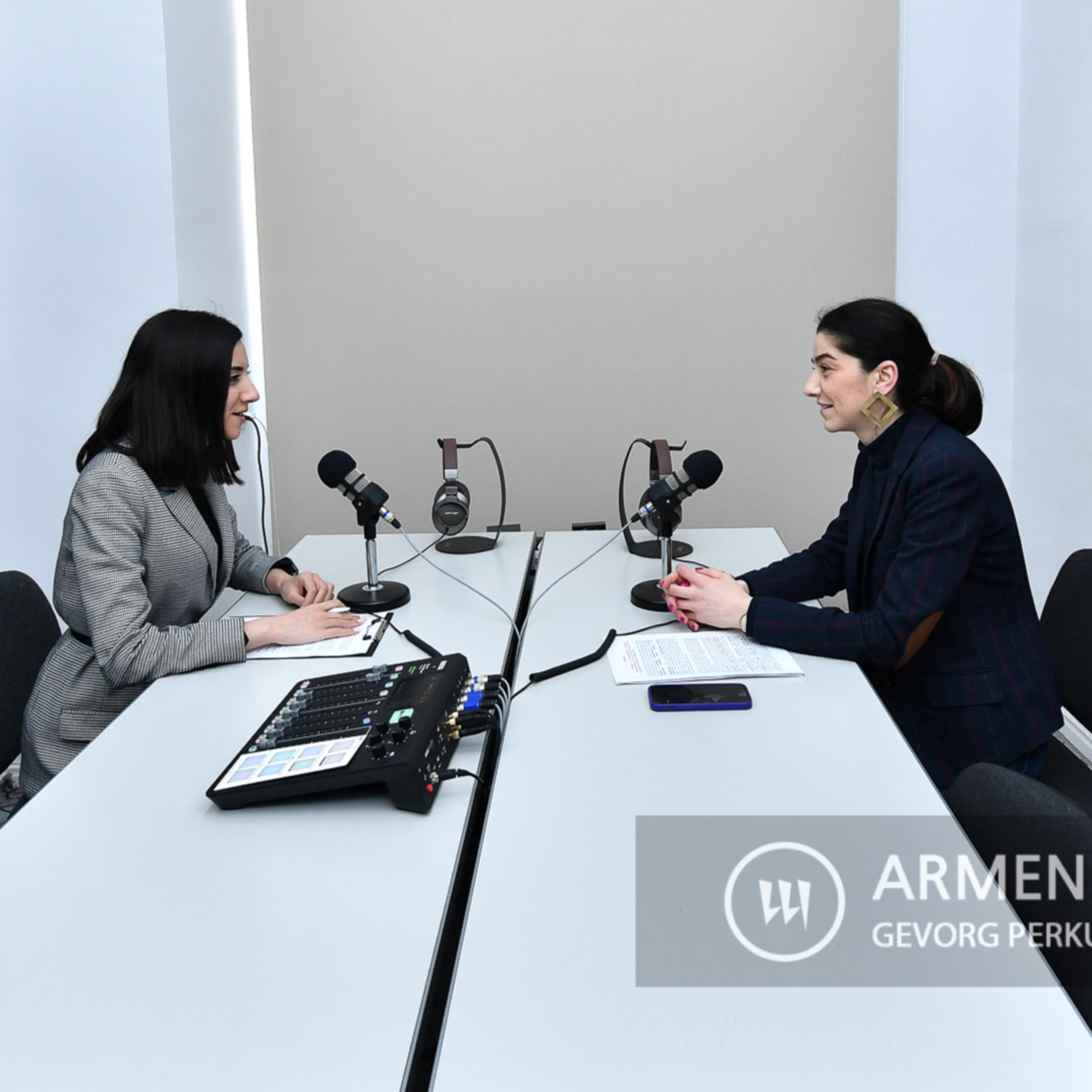 «Արմենպրես» Podcast-FinInForm. Վարկառուի հետ գրեթե հայտնվում եք «նույն կոշիկում». ինչ պետք է իմանալ երաշխավոր դառնալուց առաջ episode artwork