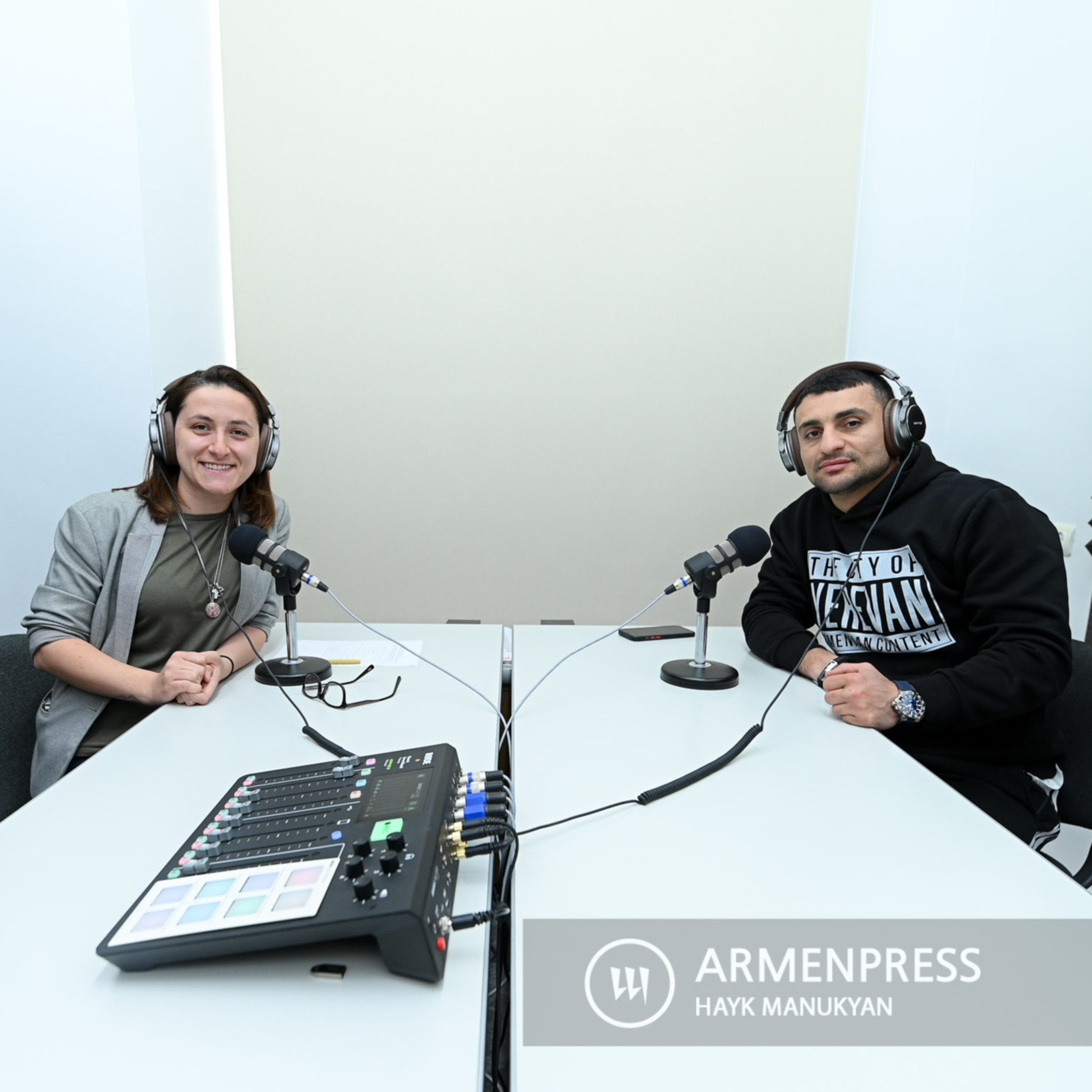 Podcast-Sport. Բռնցքամարտի Եվրոպայի չեմպիոն Դավիթ Ավանեսյանը՝ իր նախորդ մենամարտի և Հայաստանի դրոշի ներքո հանդես գալու մասին episode artwork